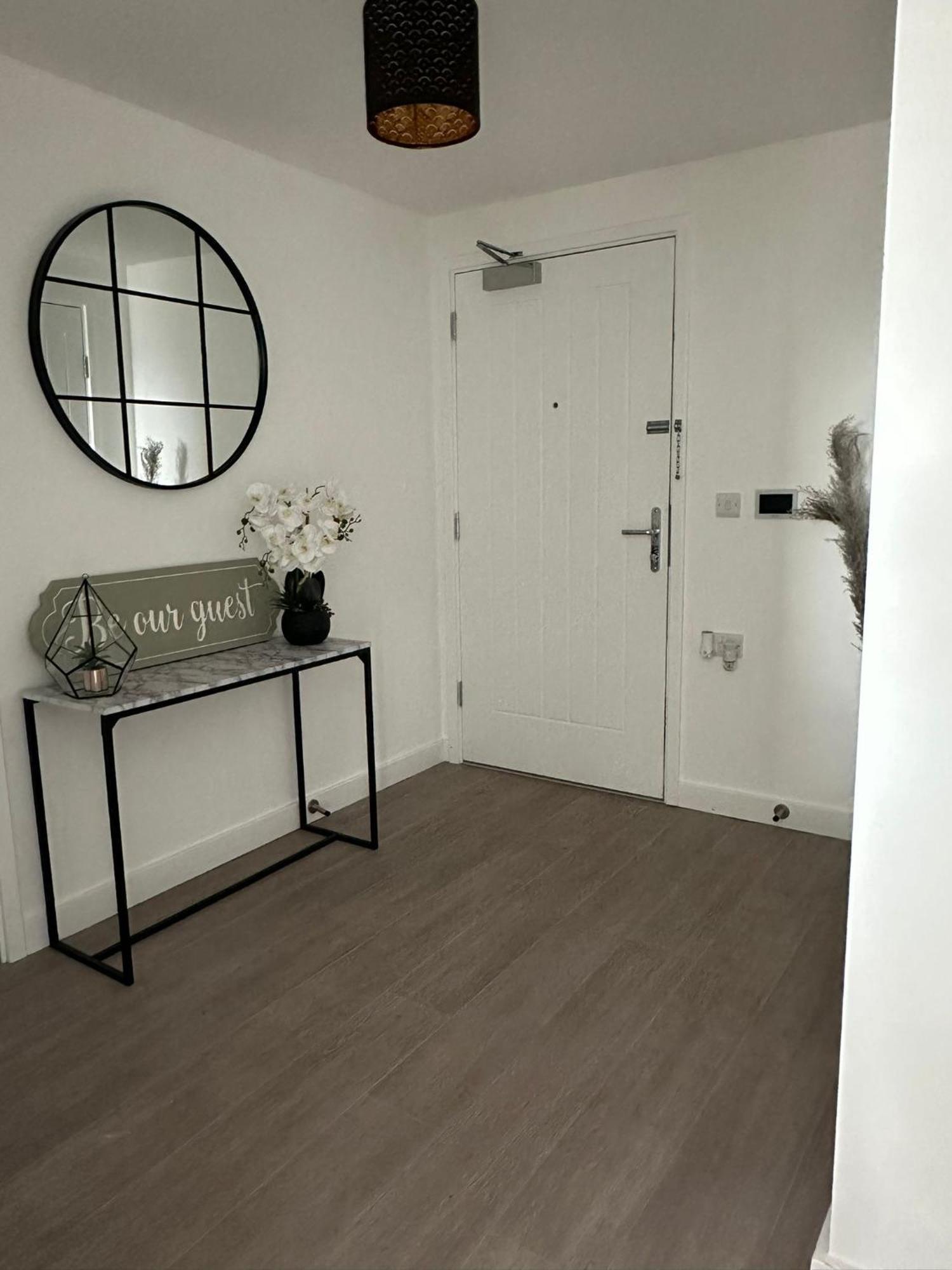 Immaculate 2-bed In East * London