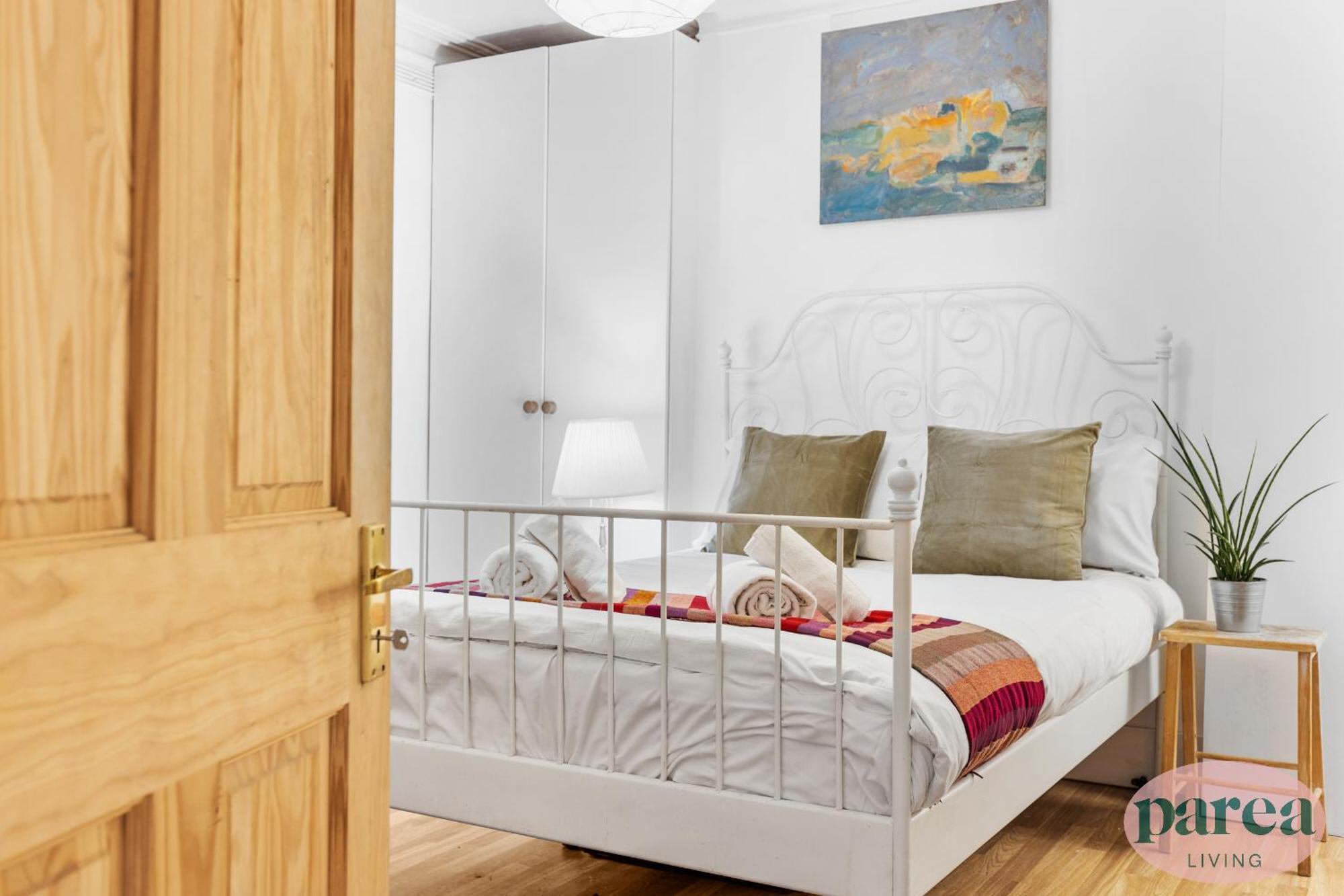 Parea Living - Cosy 1-bed Artistic Flat At Newington * Londen