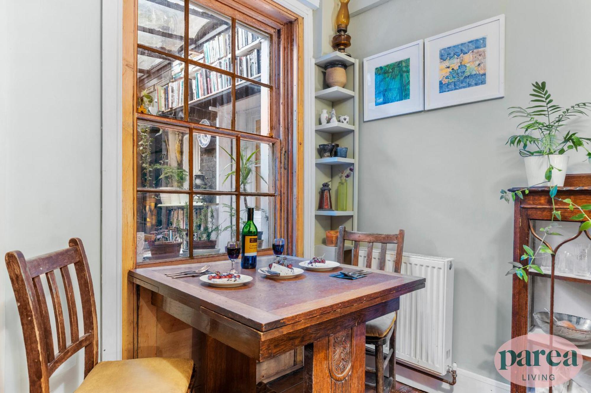 Parea Living - Cosy 1-bed Artistic Flat At Newington Appartement
