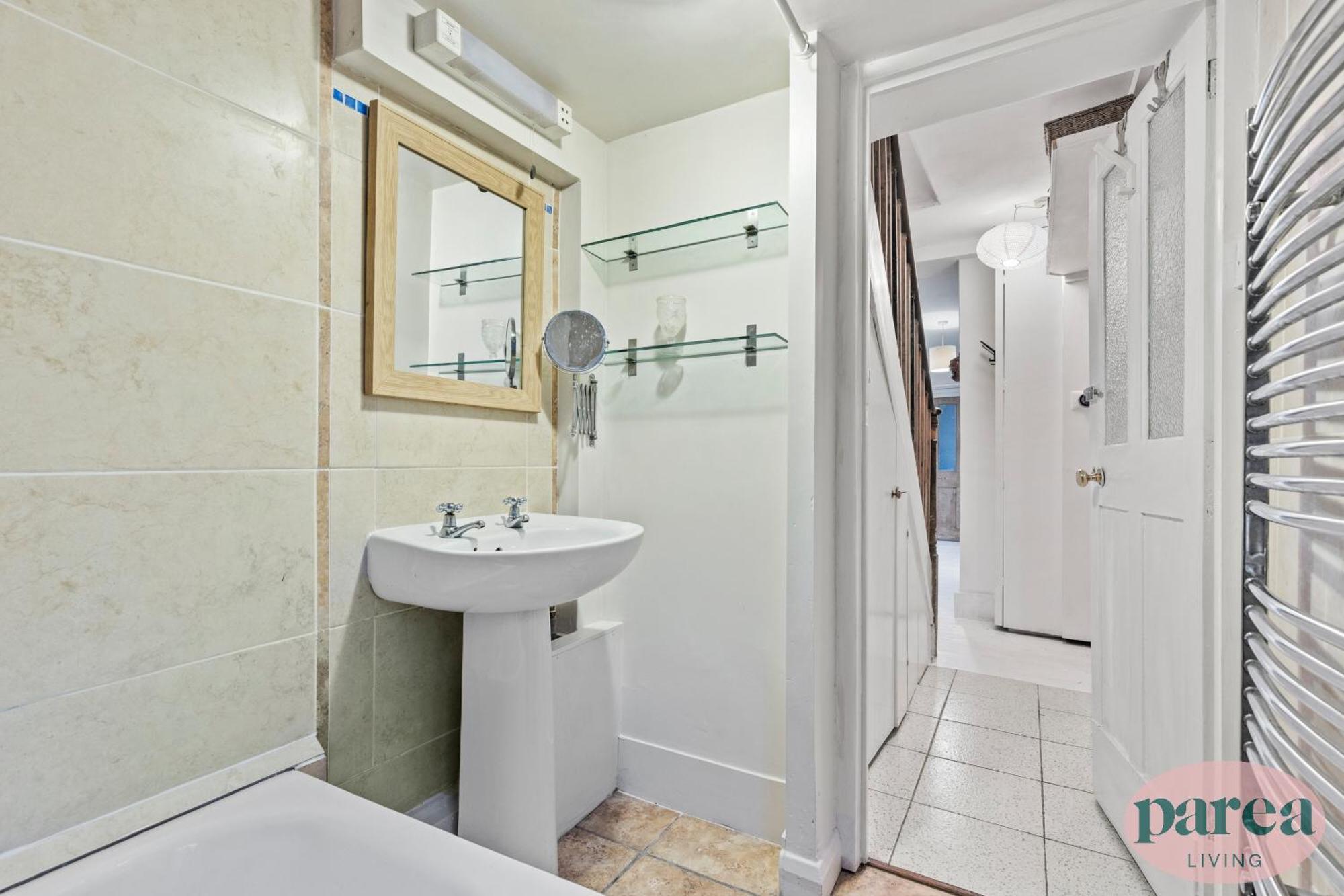 Parea Living - Cosy 1-bed Artistic Flat At Newington * Londen