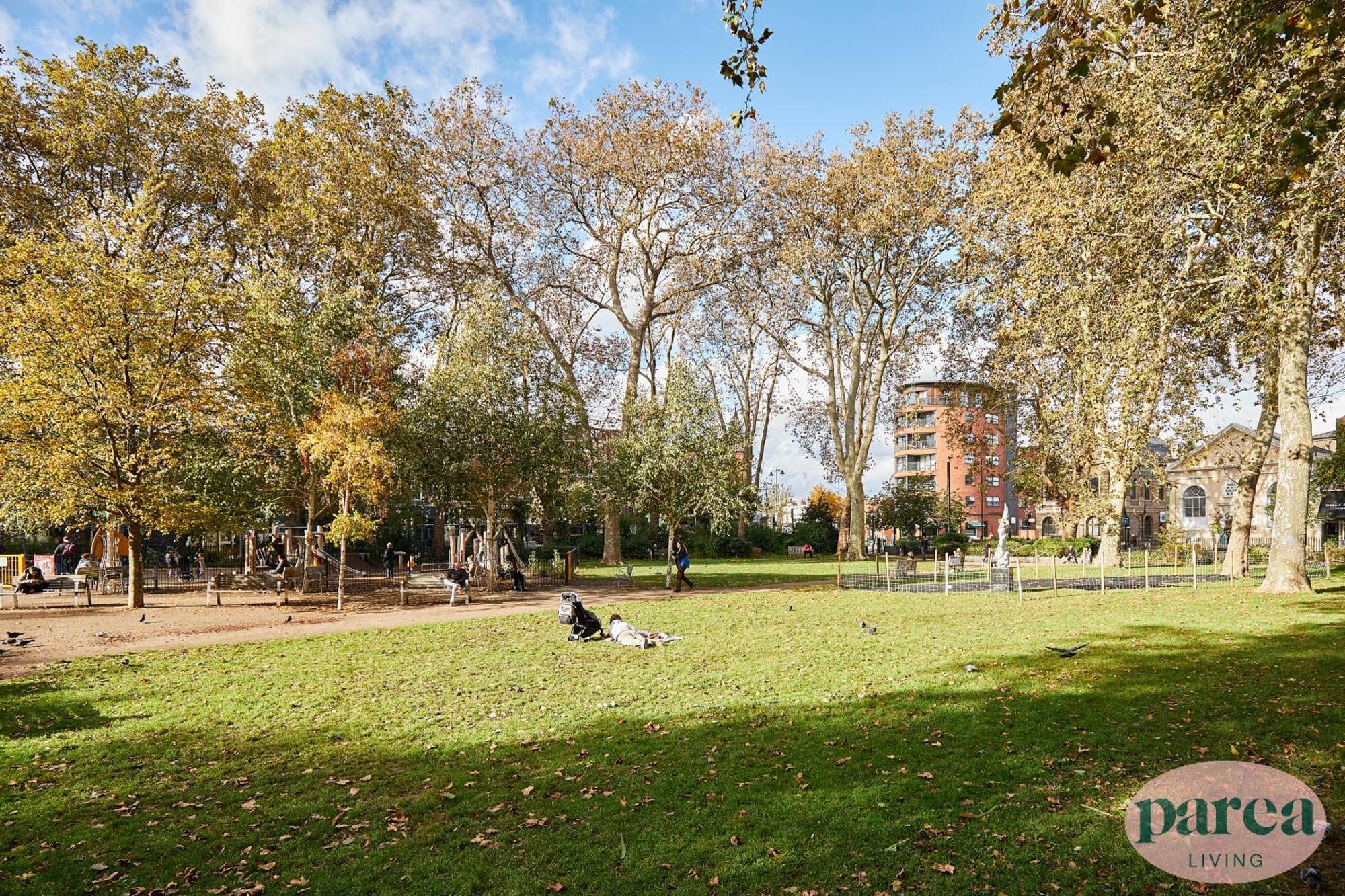 Parea Living - Cosy 1-bed Artistic Flat At Newington Appartement Londen