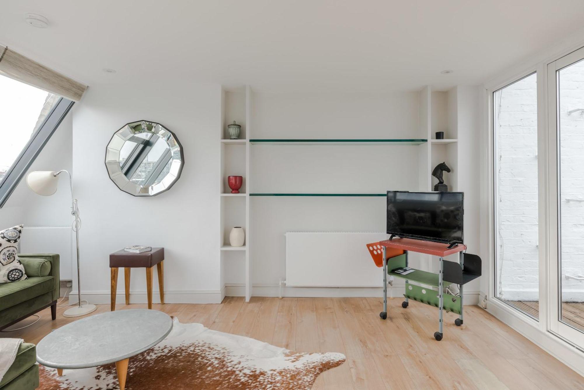 Apartment Light-filled Primrose Hill Rooftop Retreat