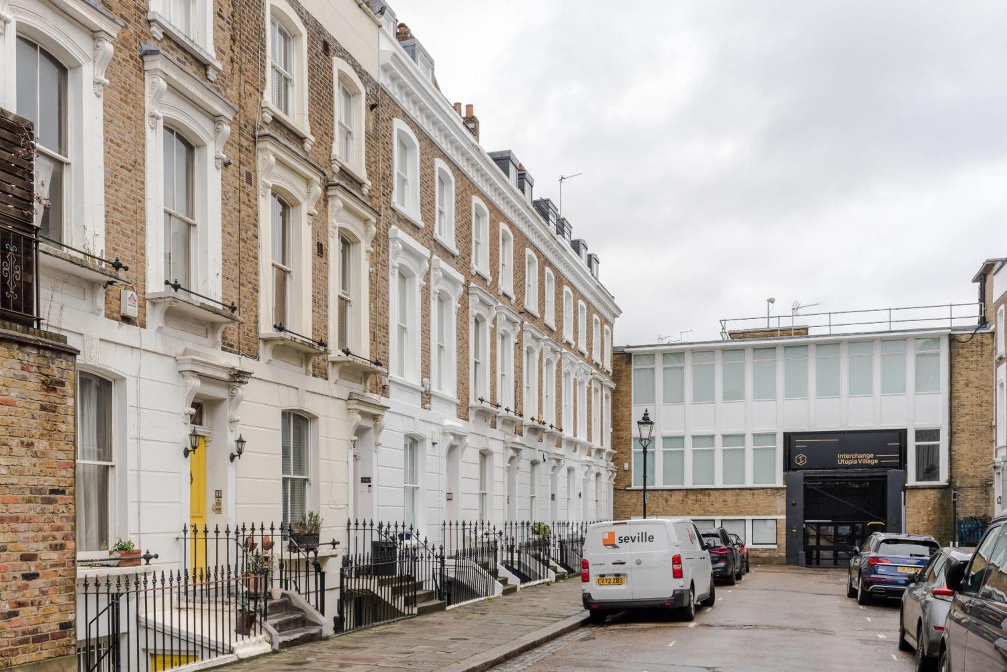 Light-filled Primrose Hill Rooftop Retreat London