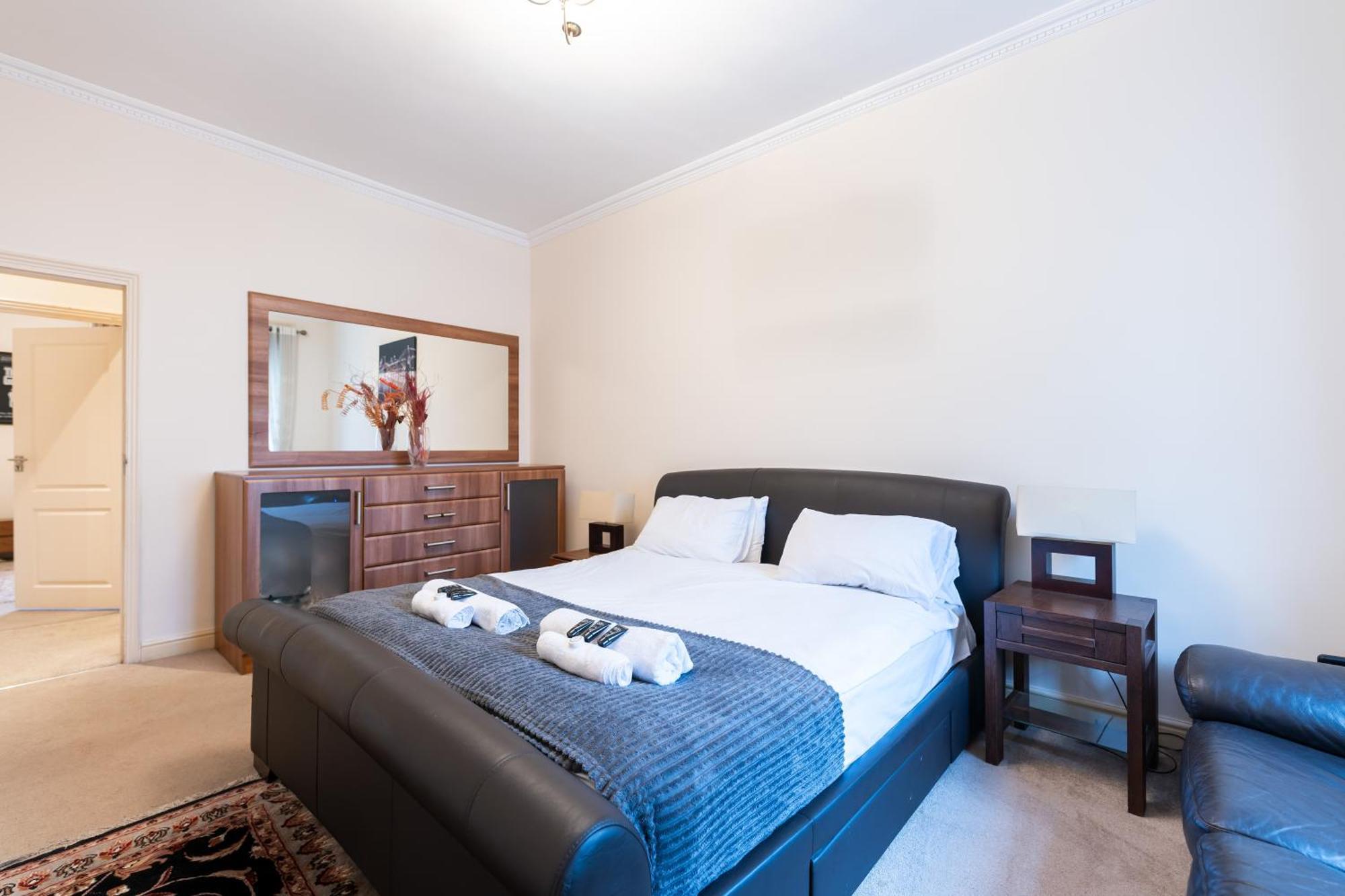 Luxury 4 Bedroom Flat In Sussex Gardens Appartement