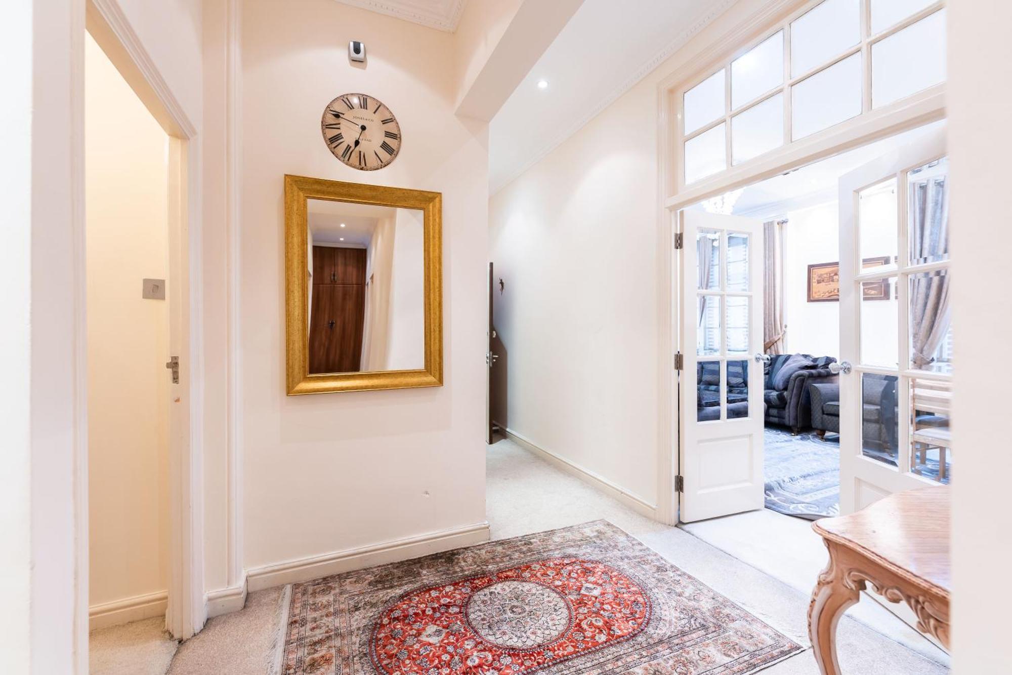 Luxury 4 Bedroom Flat In Sussex Gardens Appartement