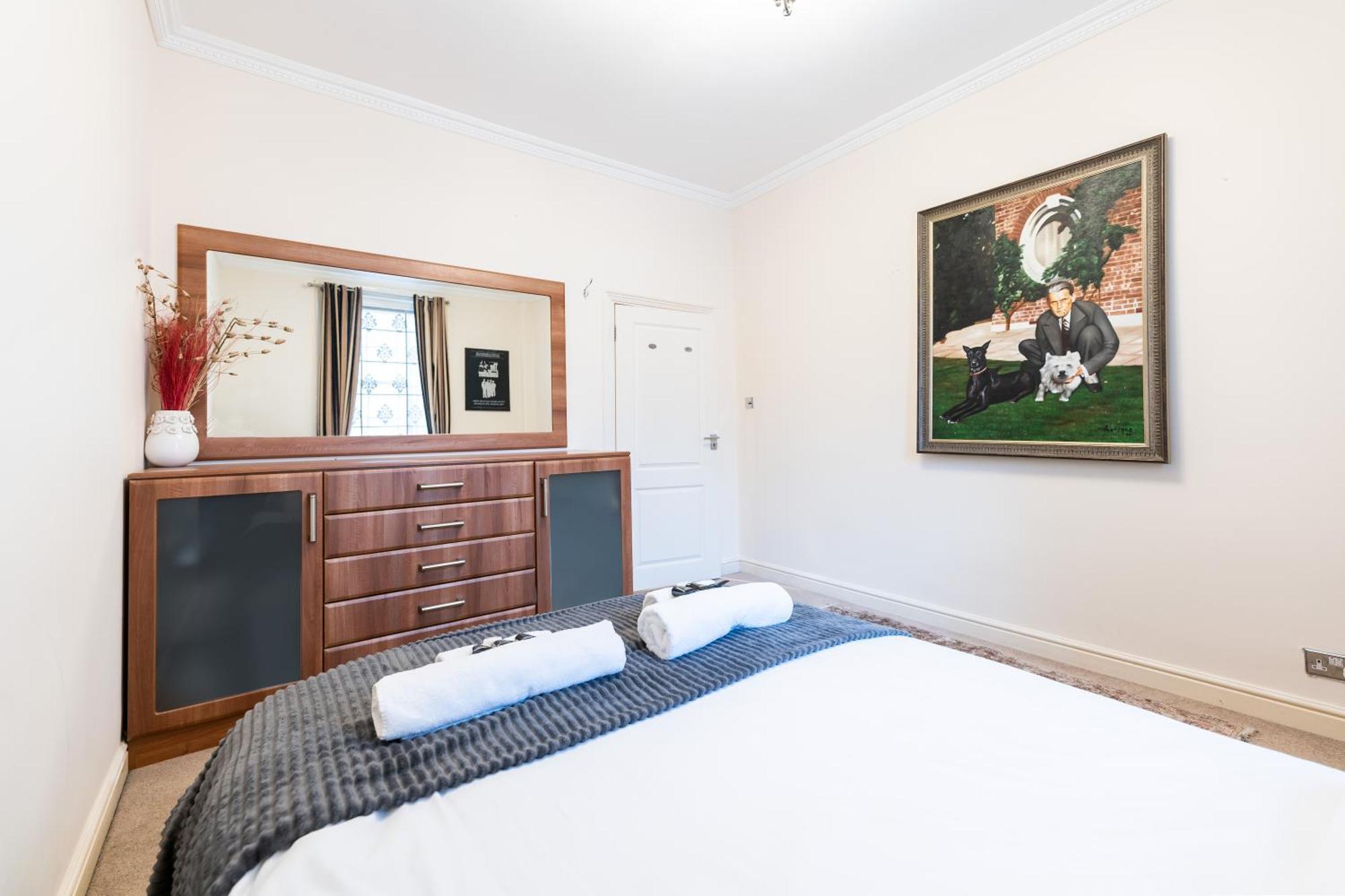 Luxury 4 Bedroom Flat In Sussex Gardens Appartement *