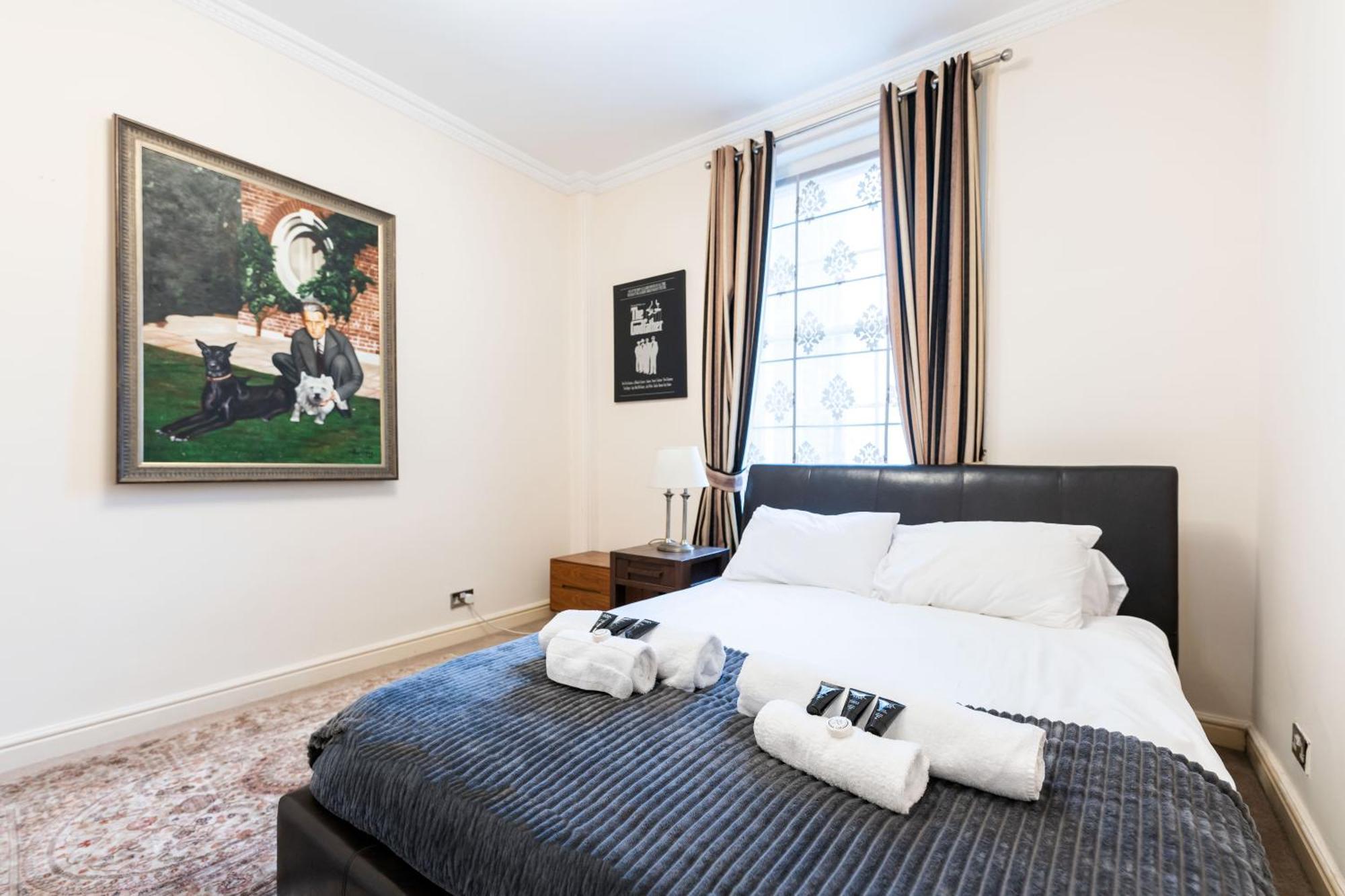 Luxury 4 Bedroom Flat In Sussex Gardens * Londen