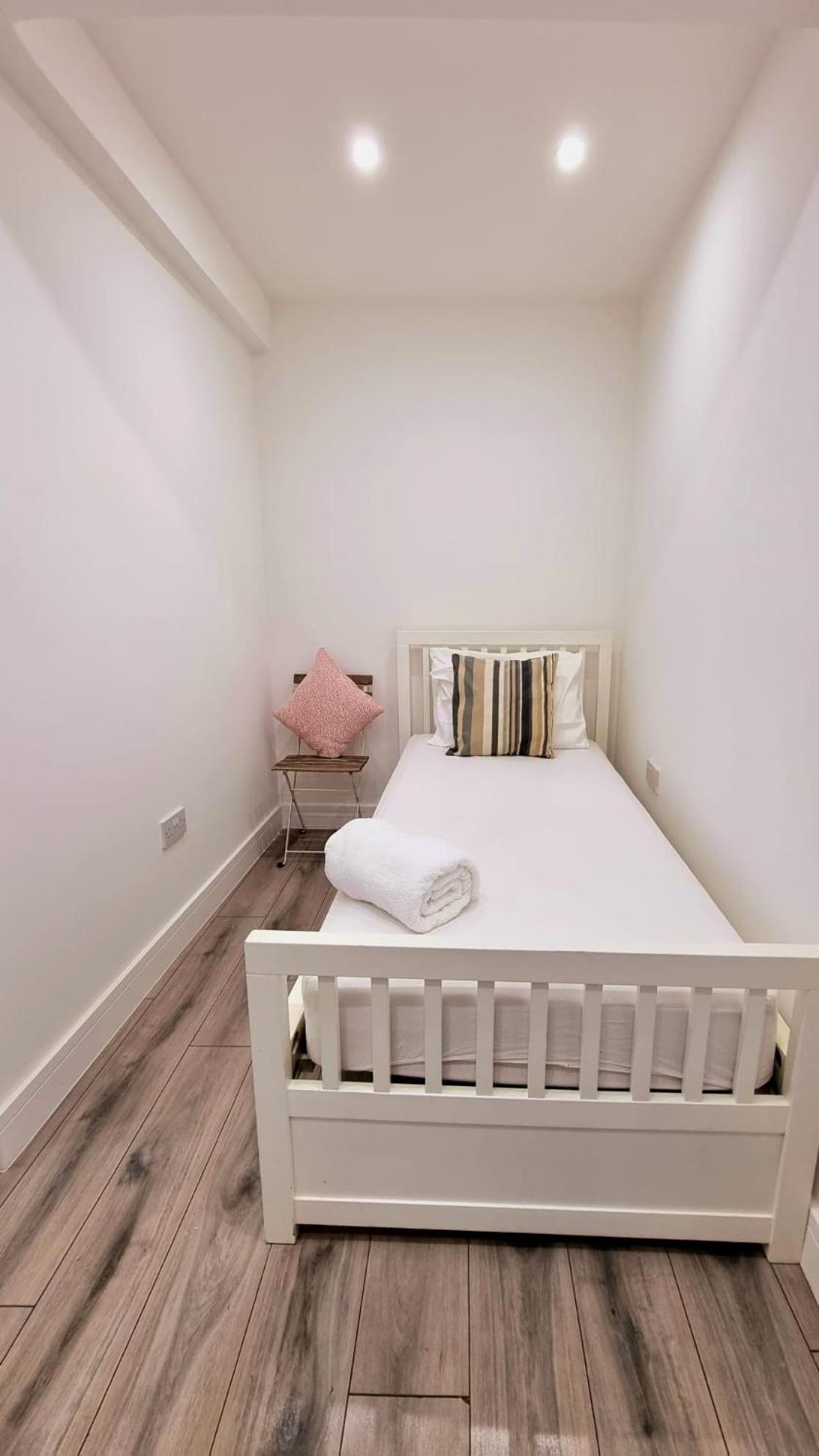 Brand New Flat Close To Turnpike Lane Tube Station Appartement Londen
