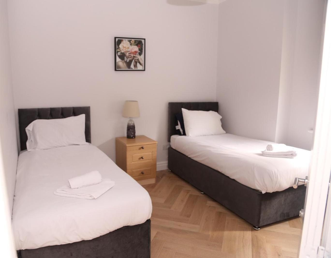 Star Warwick Mansions 4-bed Retreat