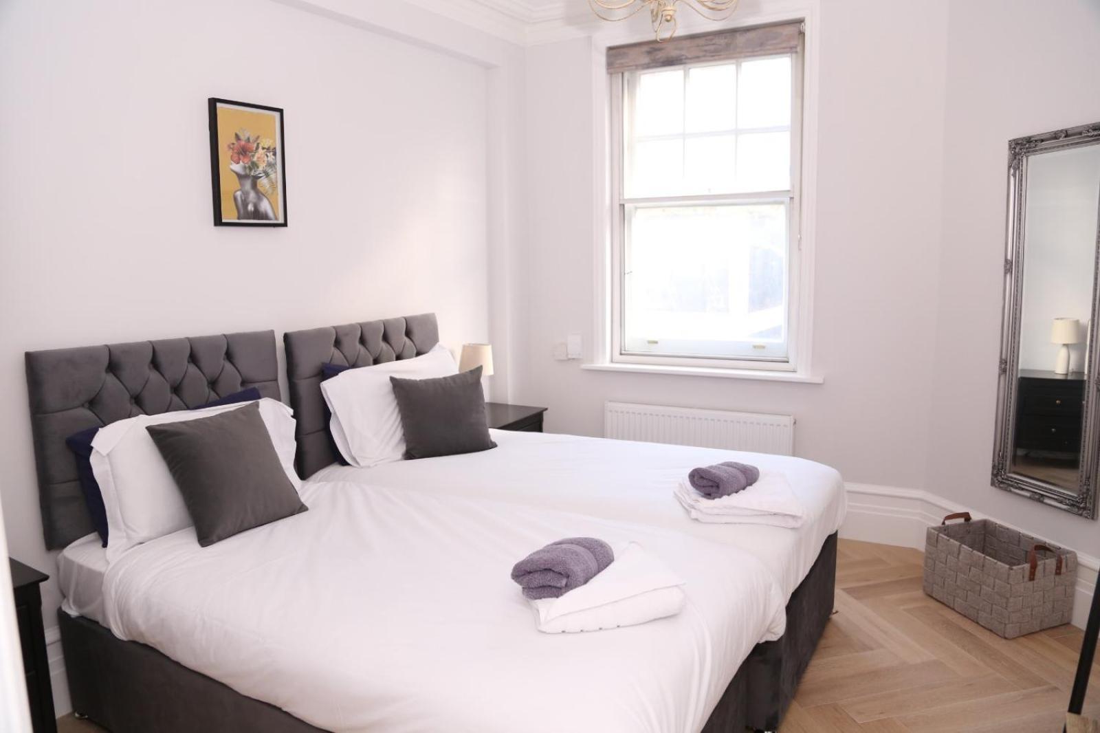 Star Warwick Mansions 4-bed Retreat Apartment