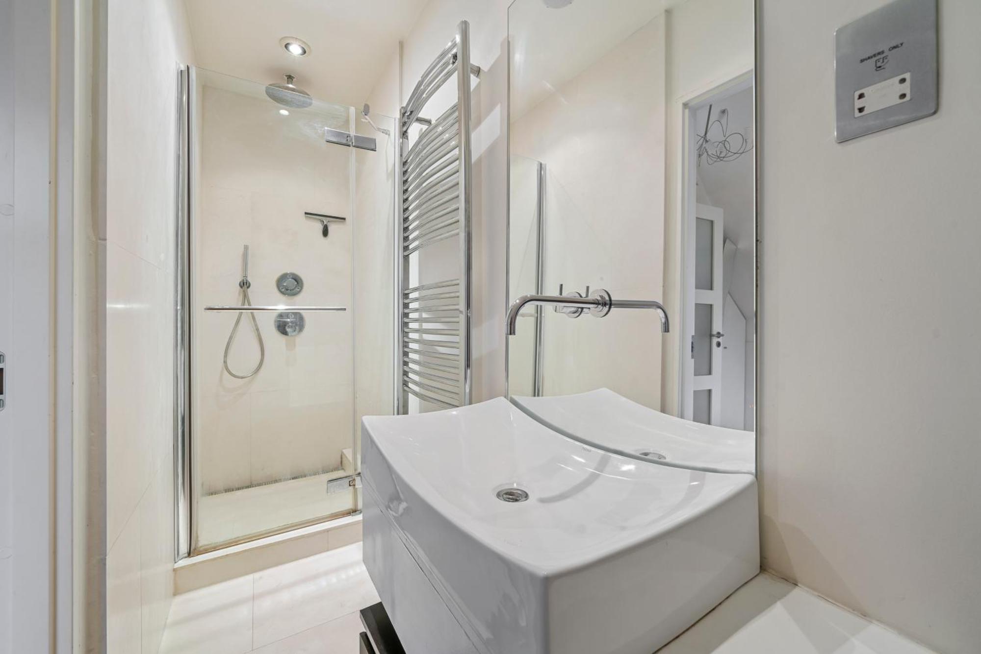 Apartment Glamorous 2br House, Outdoor Space & Free Parking London