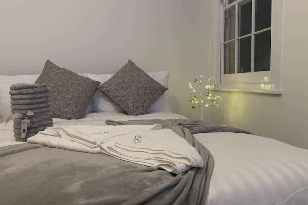 Apartment 4 Bedroom Entire Flat, Kings Cross Road *