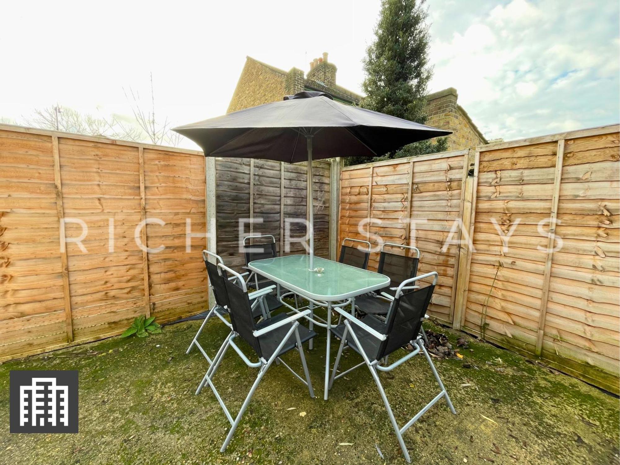Large For Contractors & Families - Garden & Amenities London