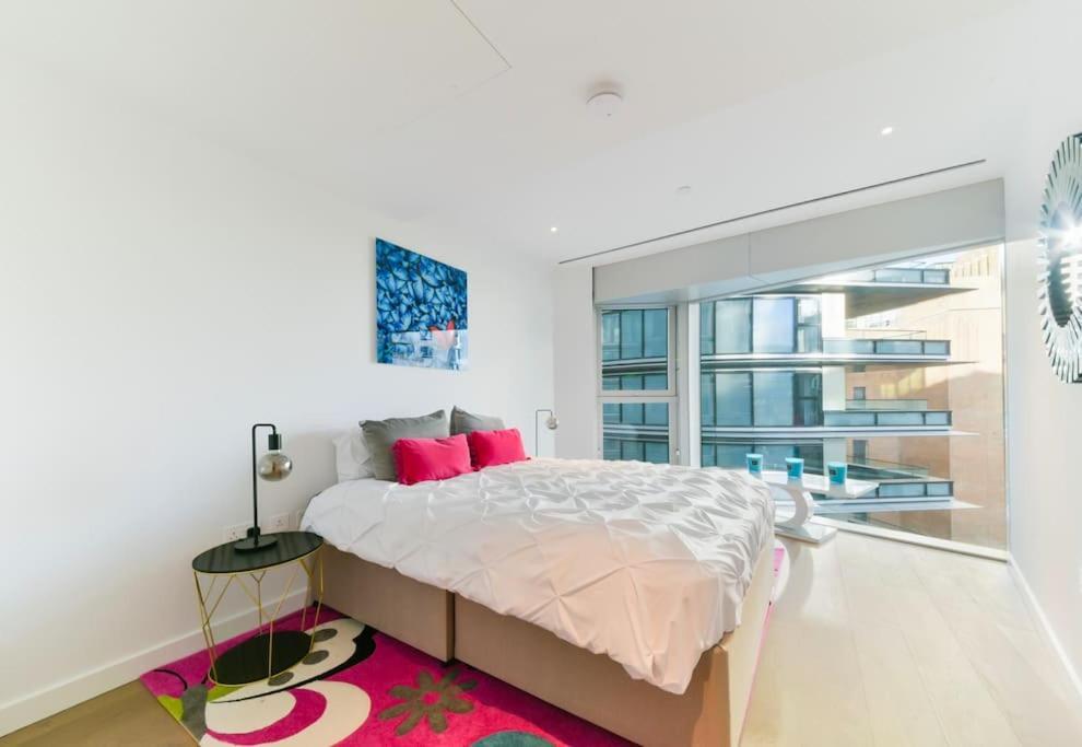 Apartment Luxury 3 Bedroom Battersea Power London