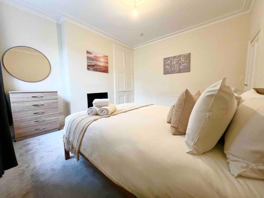 4 Bed Apartment- Archway Station *
