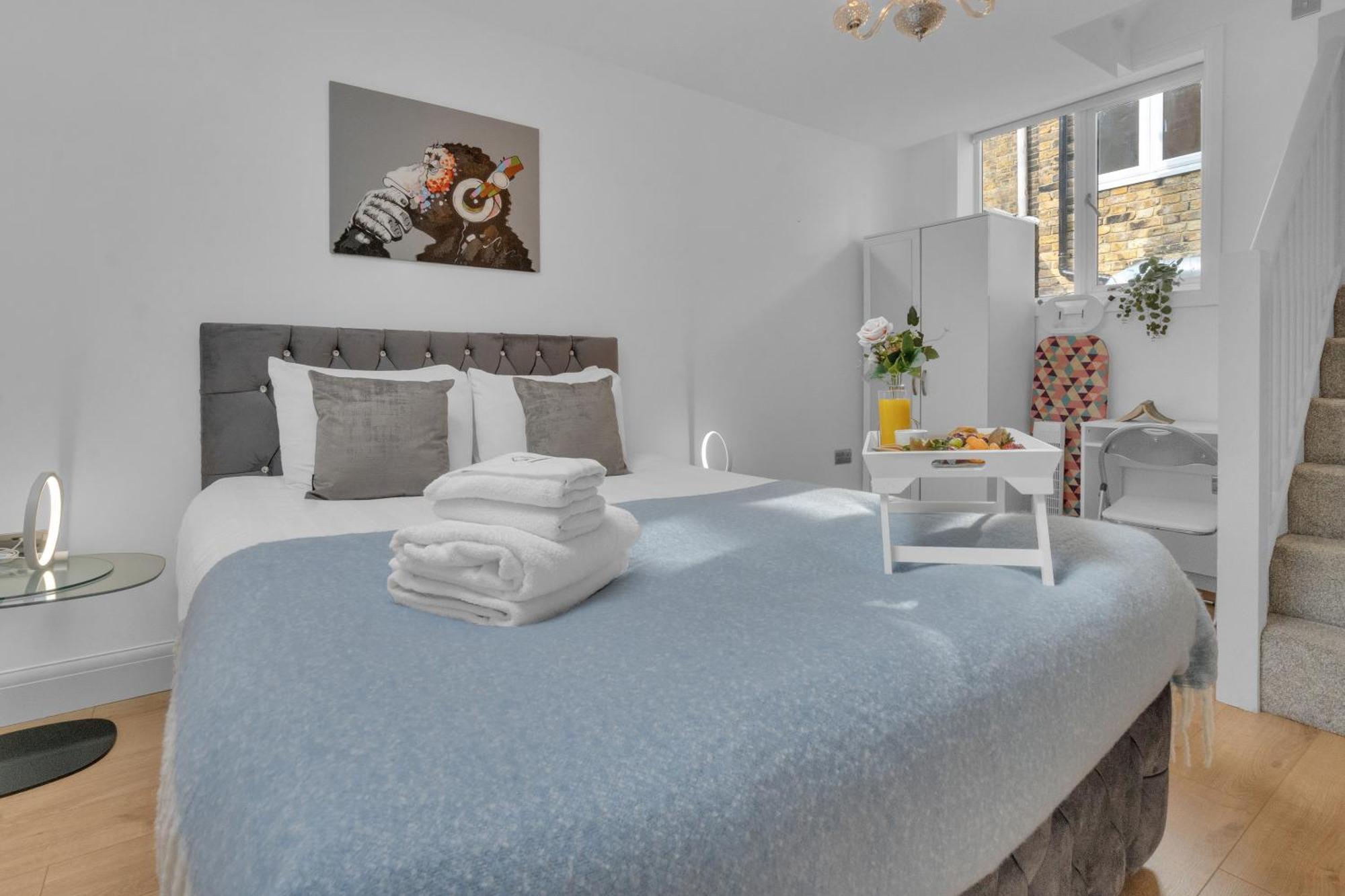 Homely - West Putney Londen