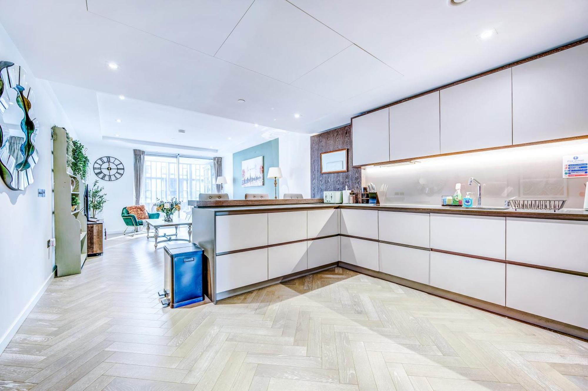 Stunning 2-bed In By 53 Degrees Property, Centre, Amazing Views!