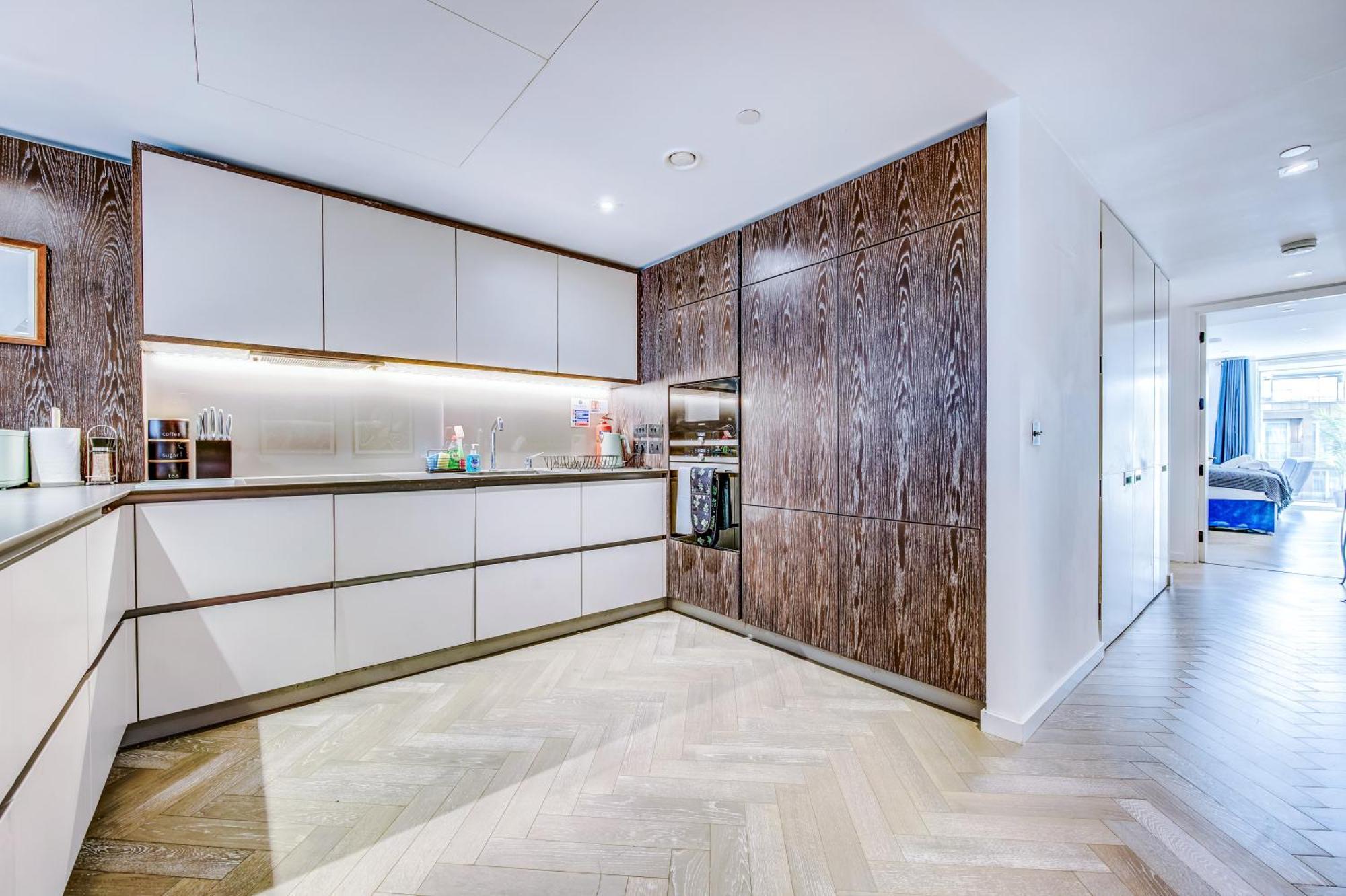 Stunning 2-bed In By 53 Degrees Property, Centre, Amazing Views! Holiday home London