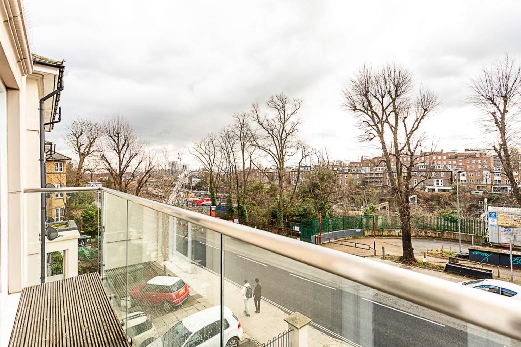 Tranquil Belsize Park Haven With Stunning Views