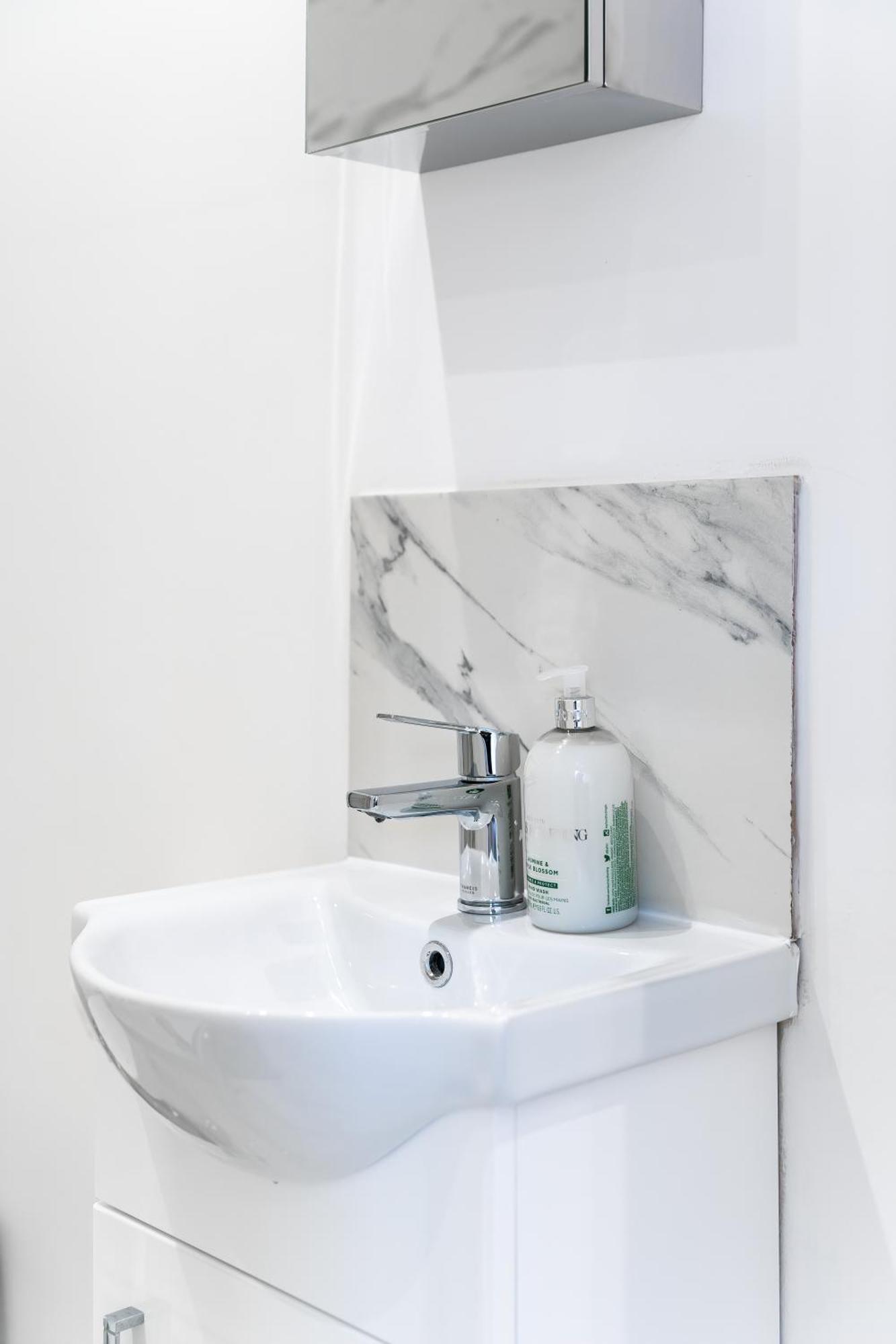 Modern Studio By Livestay Short Lets & Serviced Gasthuis Londen