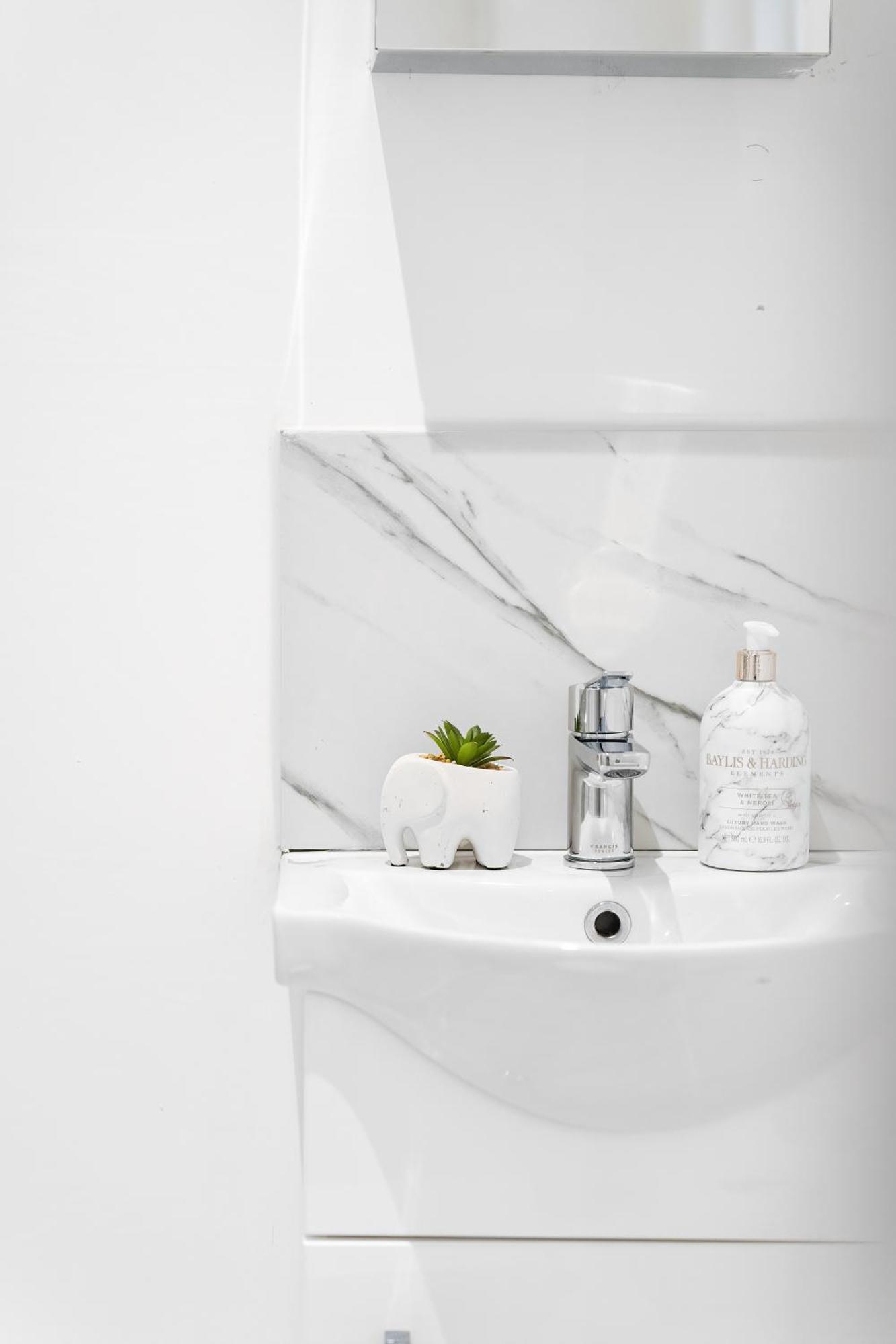 Gasthuis Modern Studio By Livestay Short Lets & Serviced *