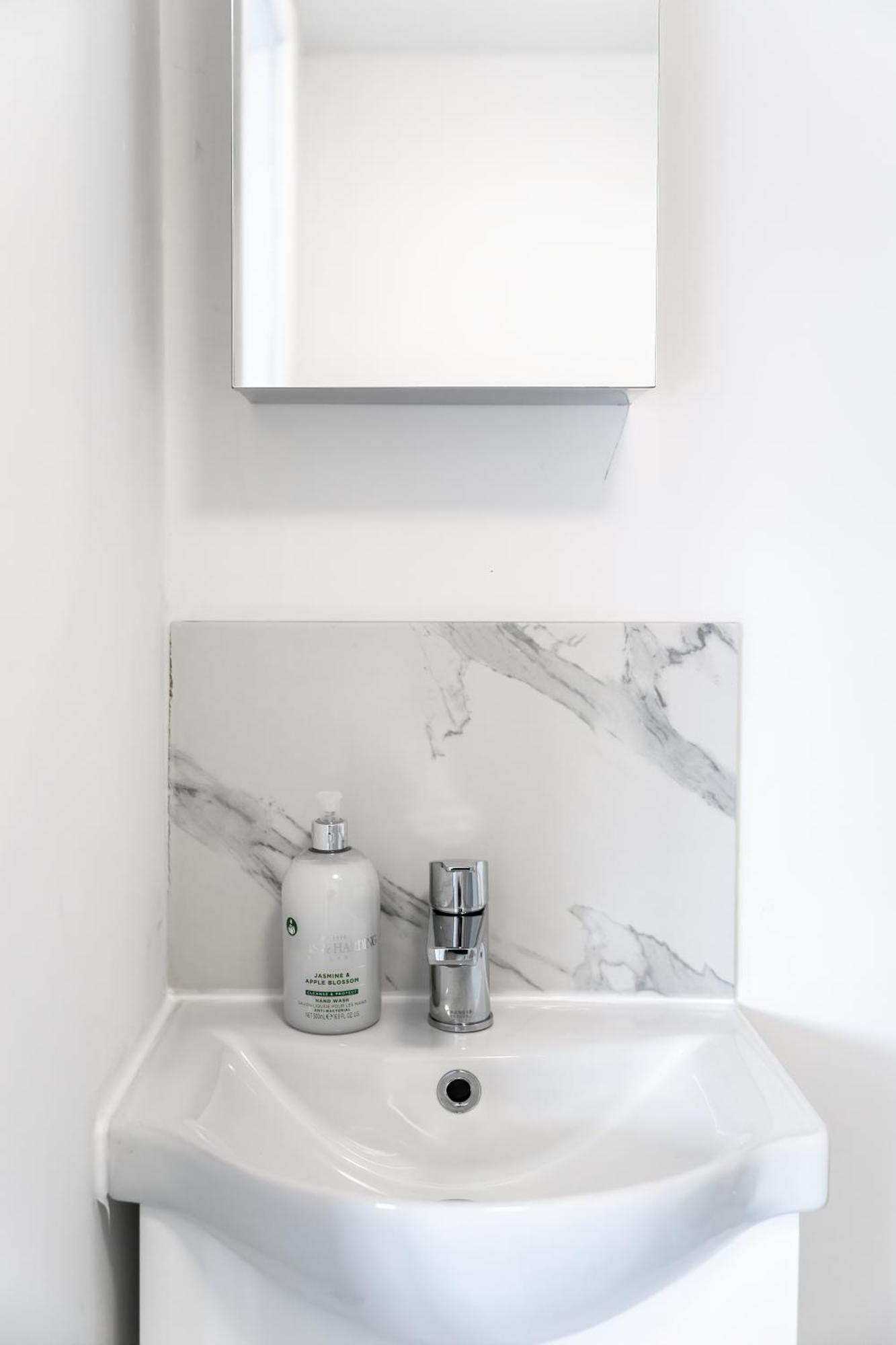 Modern Studio By Livestay Short Lets & Serviced Gasthuis Londen