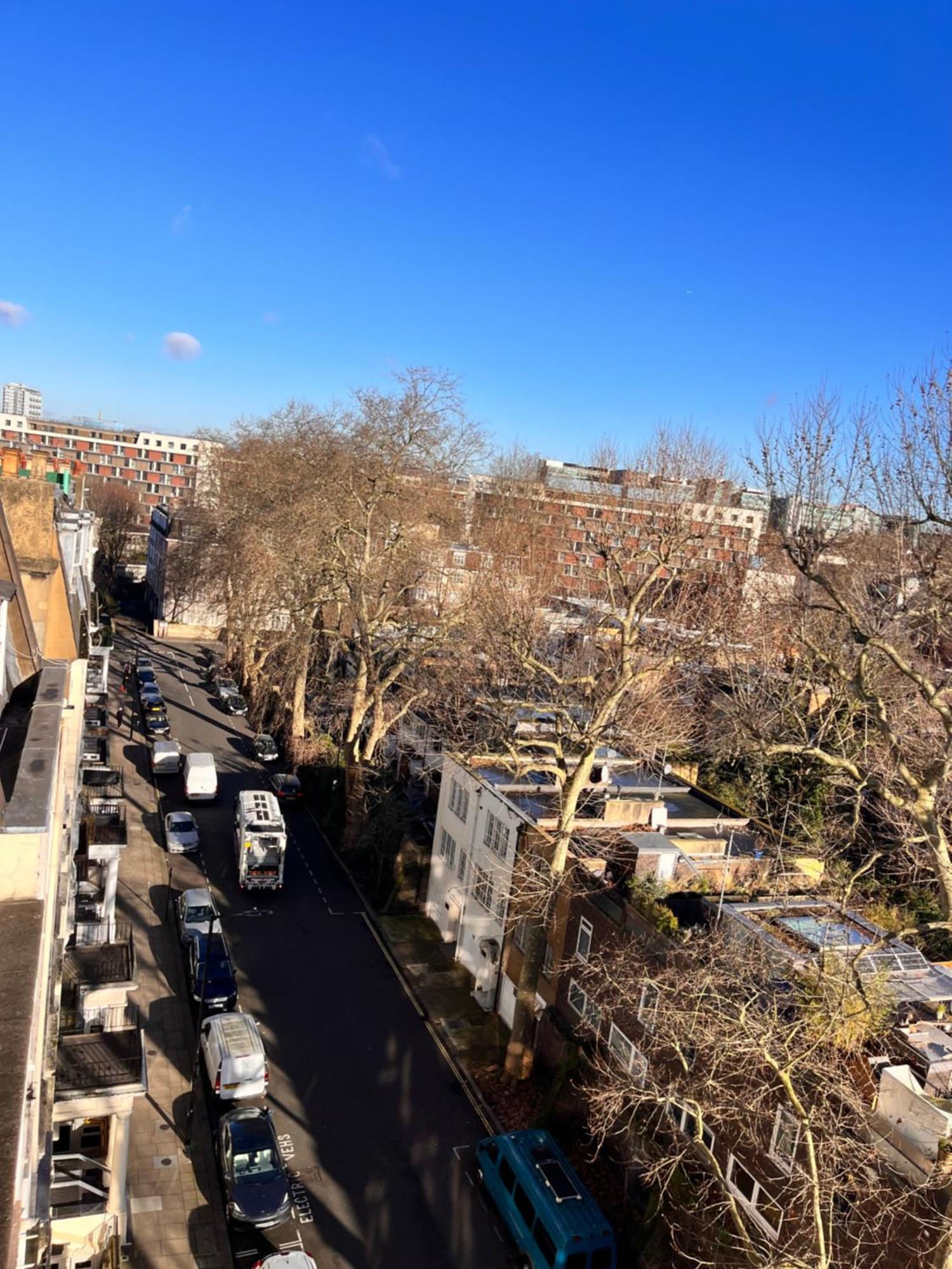 Apartment Hyde Park,3 Min Walk,family Home! 2 Bedrooms & 2 Bathrooms Apartment! Fantastic Location