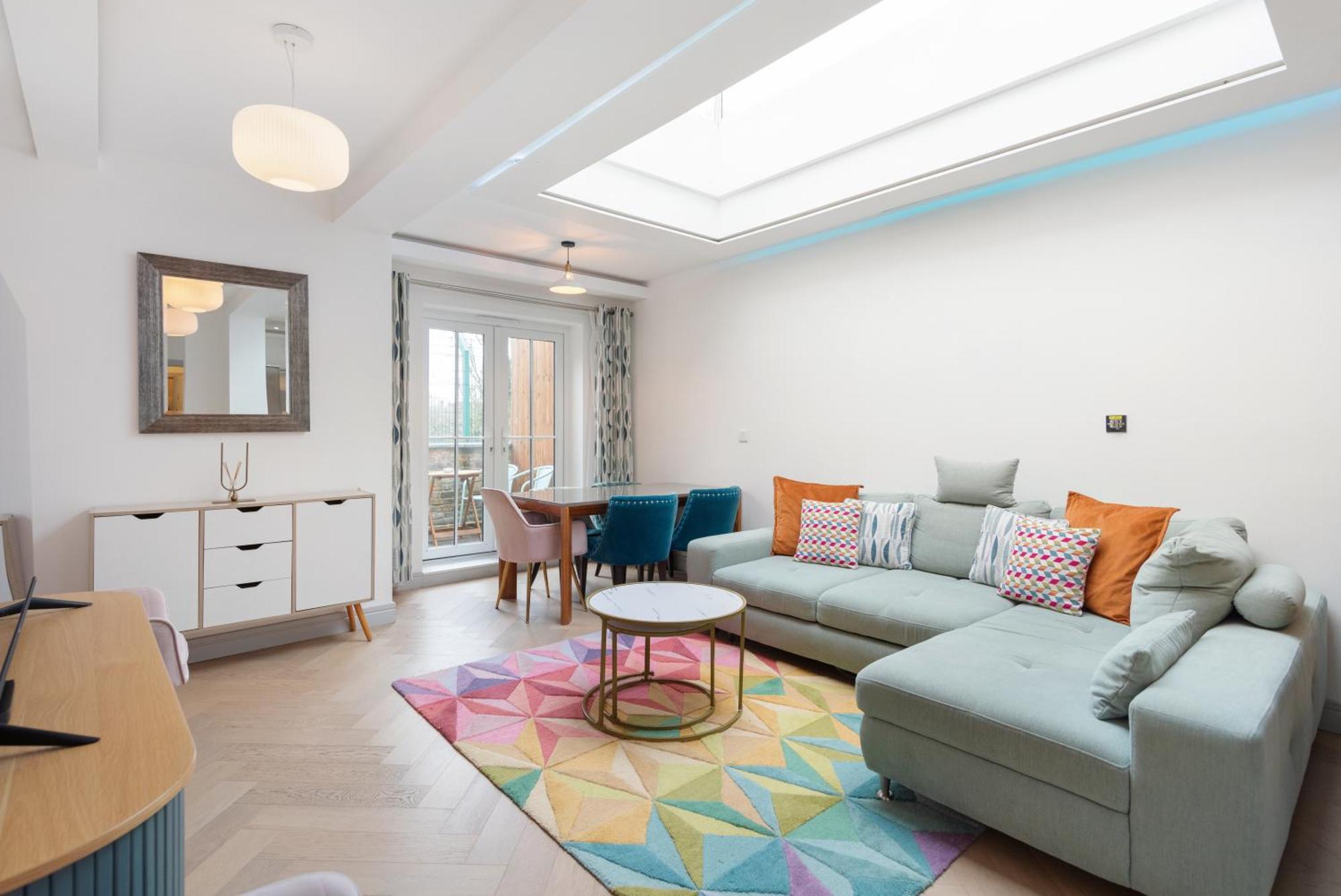 The Pearl - Luxury 5* With Park View *