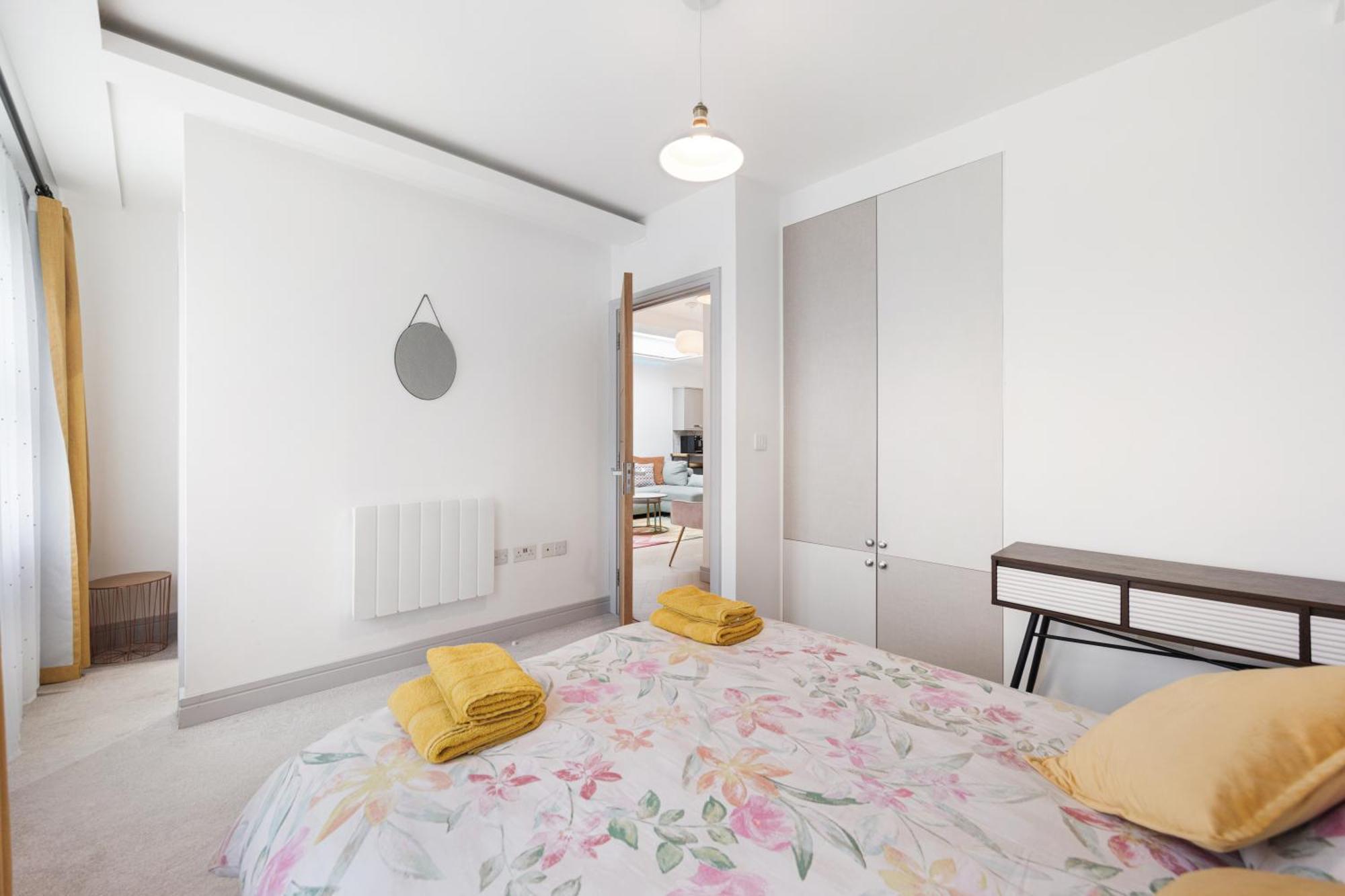 The Pearl - Luxury 5* With Park View Apartment