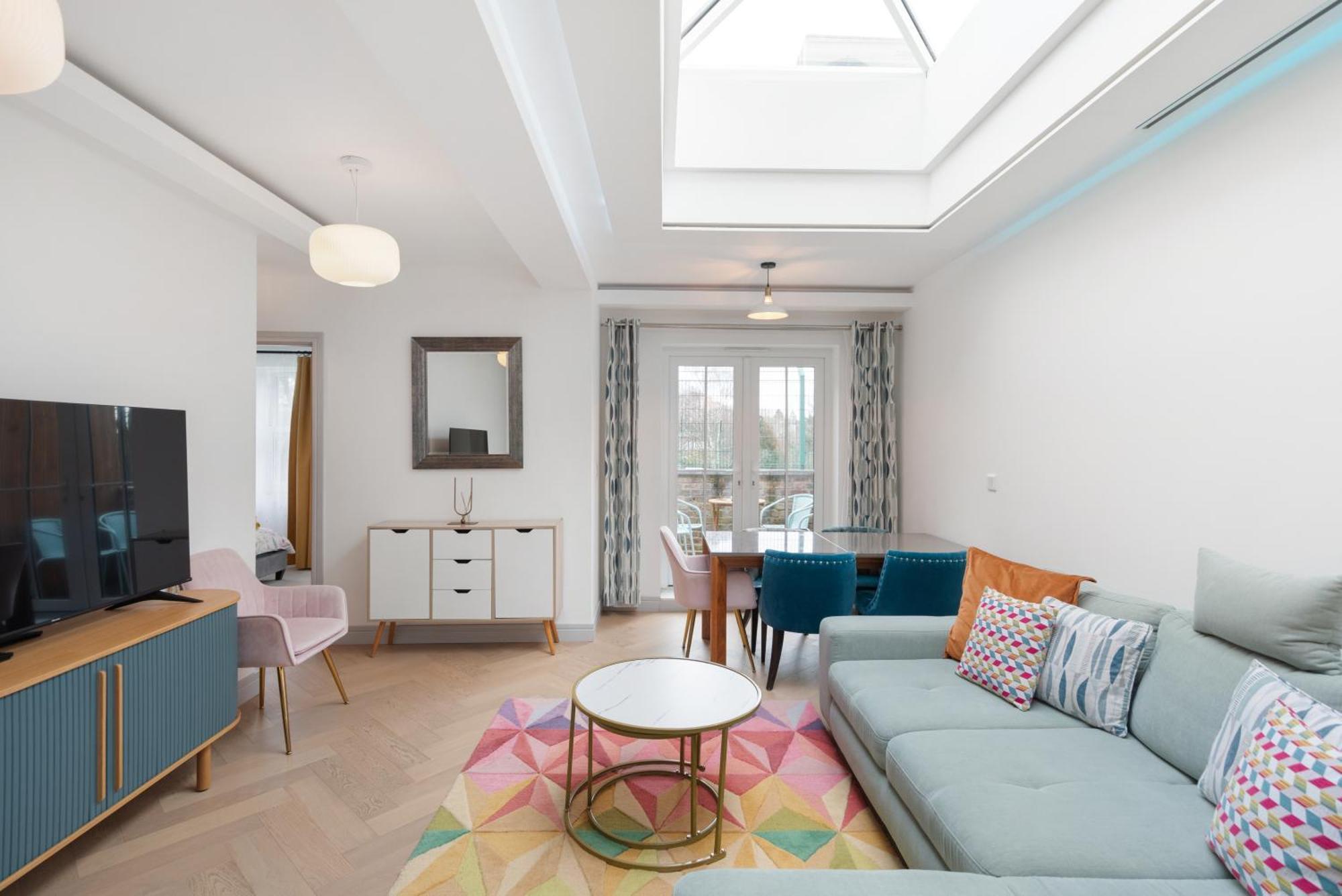 The Pearl - Luxury 5* With Park View Apartment *