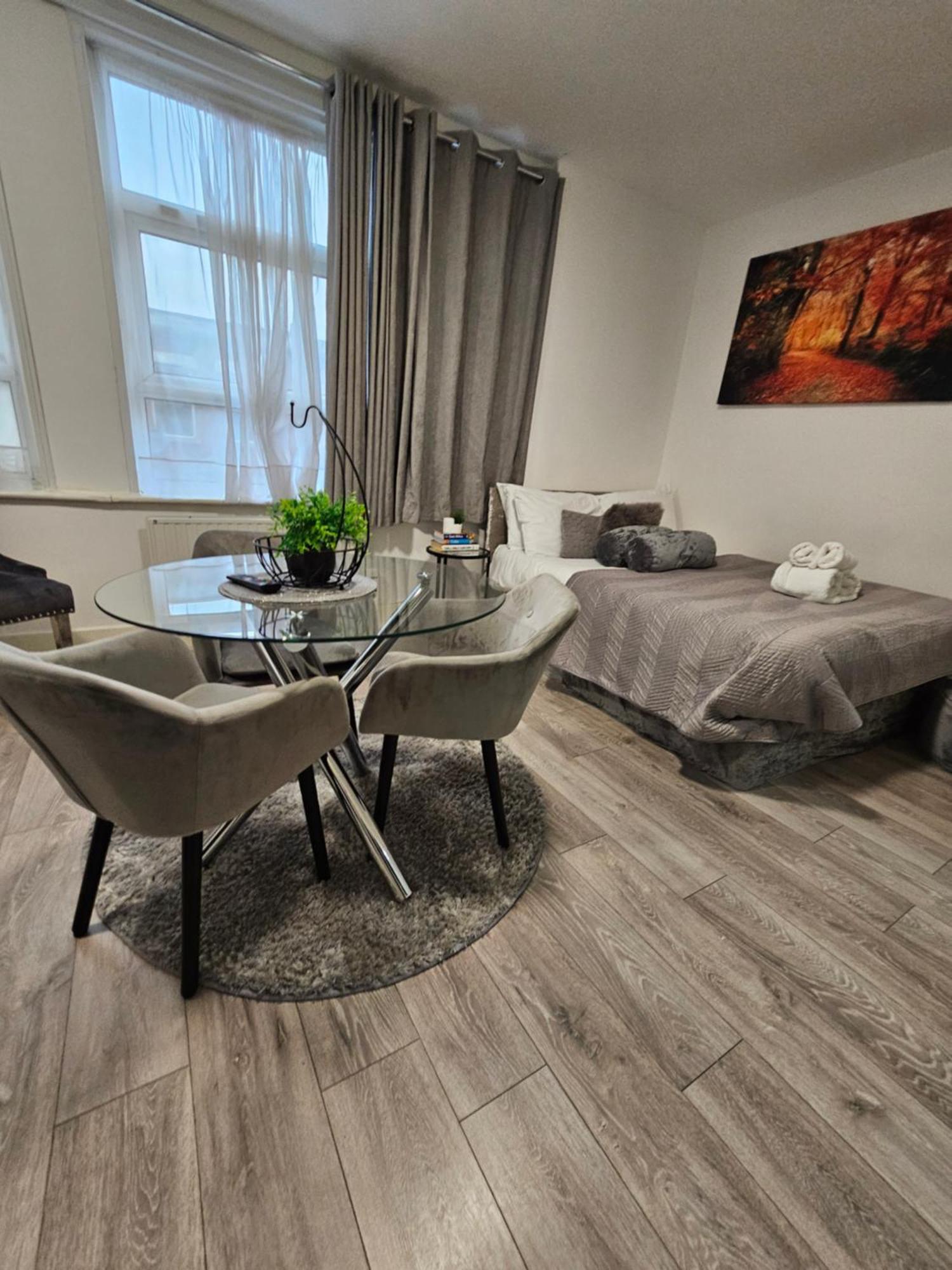 Apartment Newly Refurbished In Kensal F *