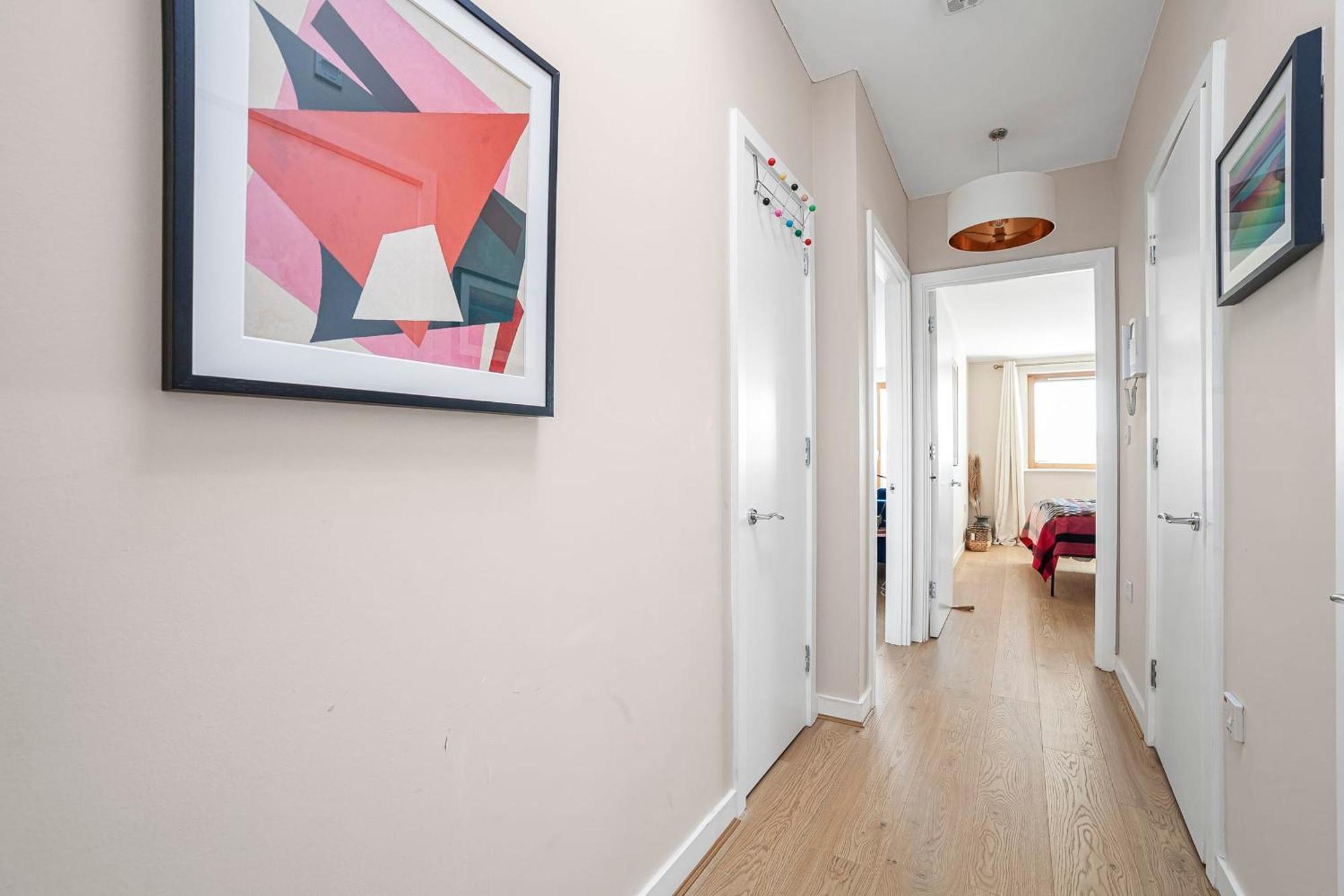 Sunny Shoreditch Oasis Canal Views & Urban Charm London