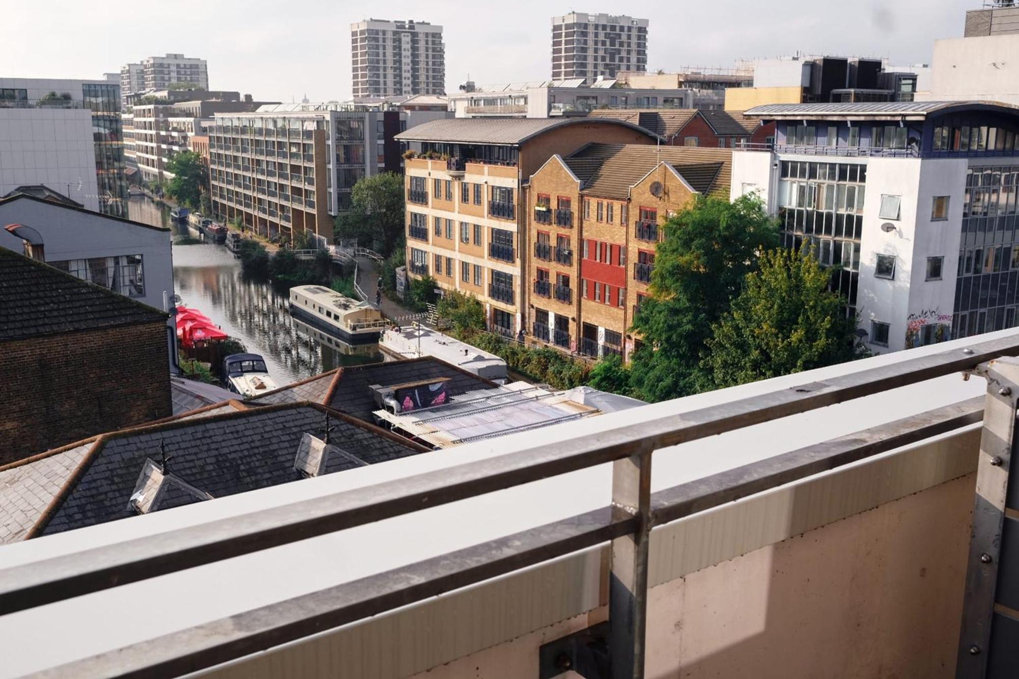 Sunny Shoreditch Oasis Canal Views & Urban Charm Apartment
