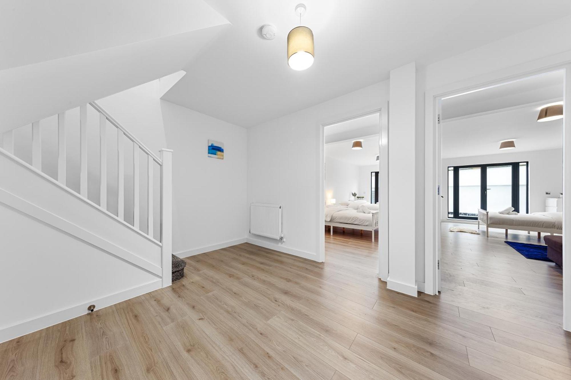 Apartment Spacious Sleep 14 1 Min From Tooting Station Mr3 London