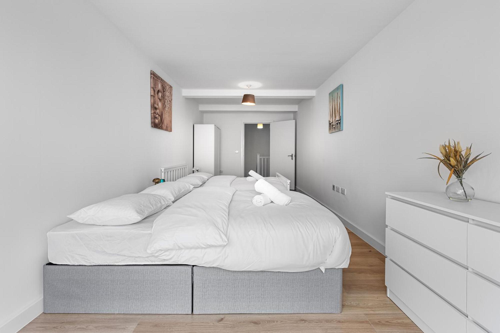 Apartment Spacious Sleep 14 1 Min From Tooting Station Mr3