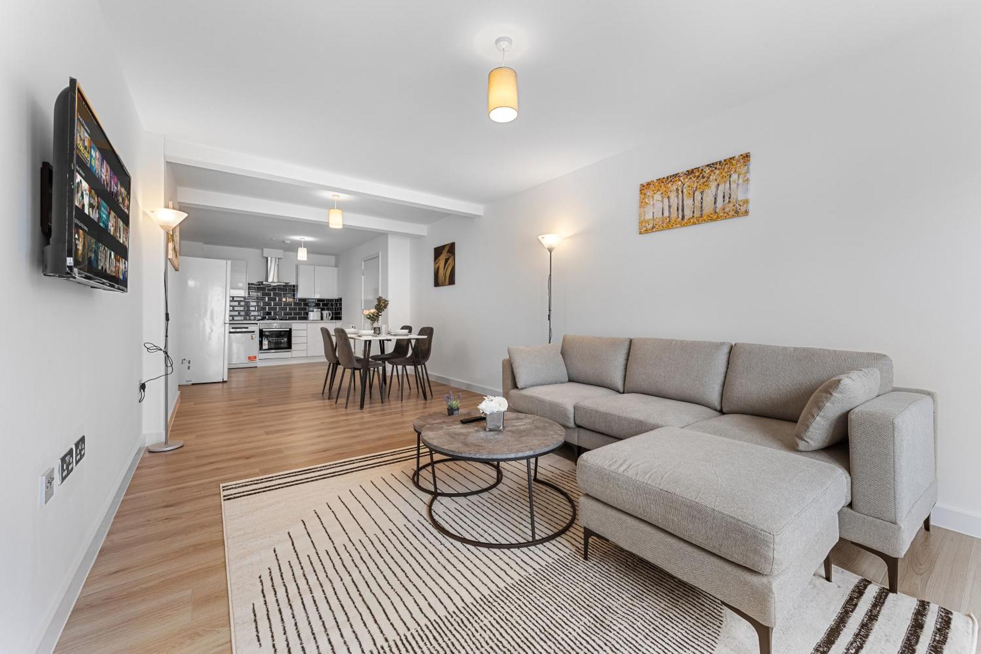 Three Bedroom In Heart Of Mr4 Londen
