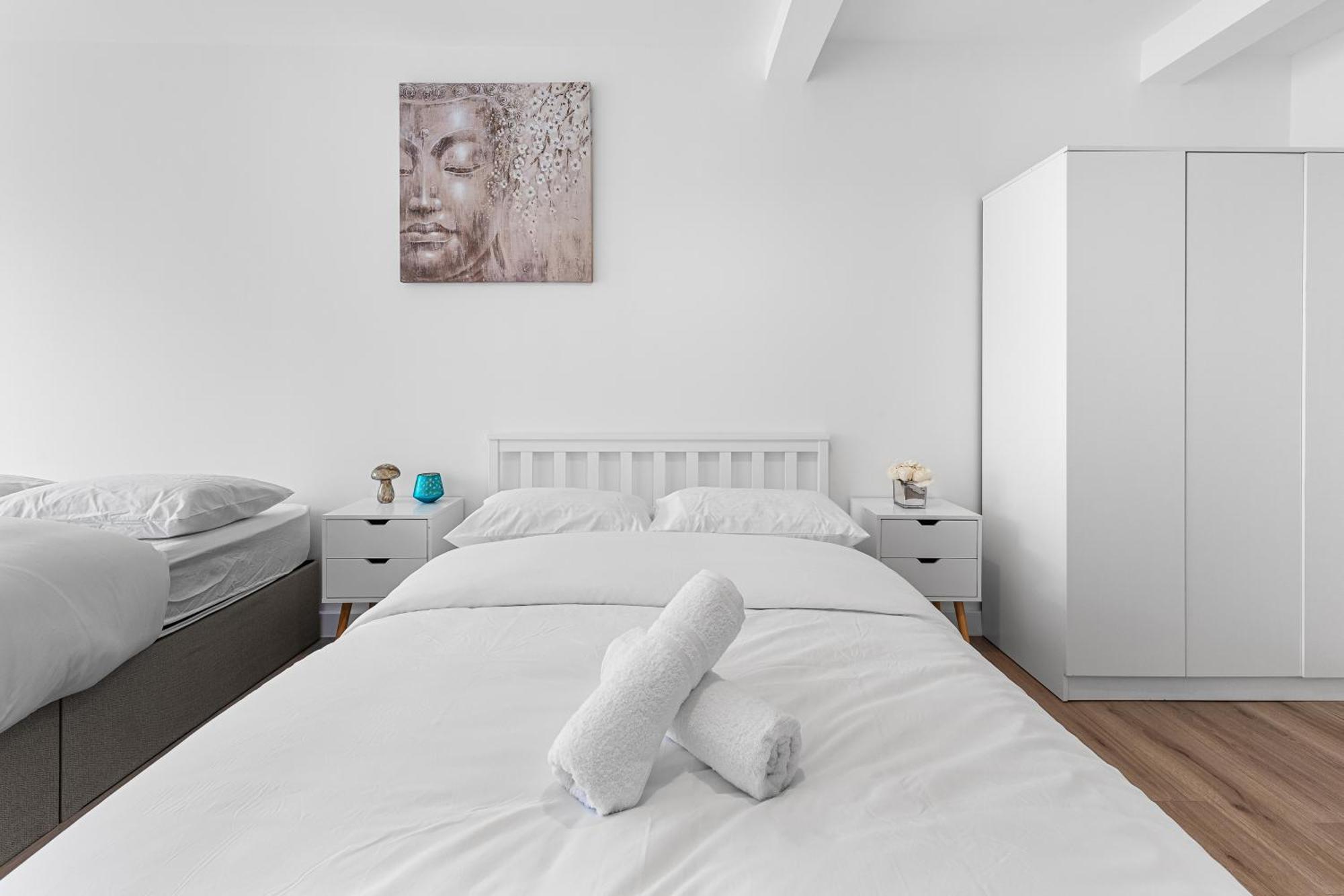 Three Bedroom In Heart Of Mr4 Appartement Londen