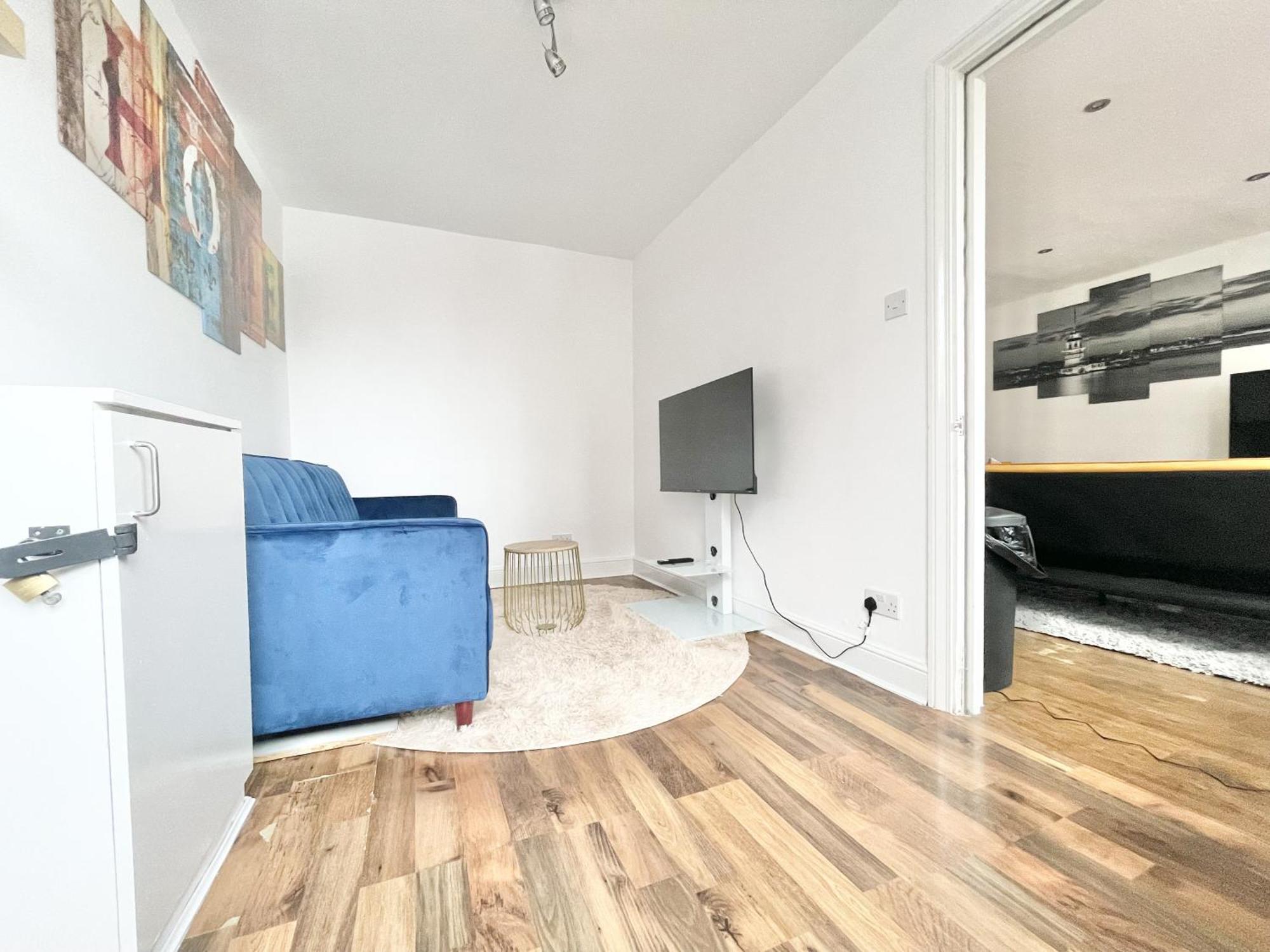 Must View - Slick Retreat In Holloway - Next To Emirates Stadium - Sleeps Up To 6 Apartment