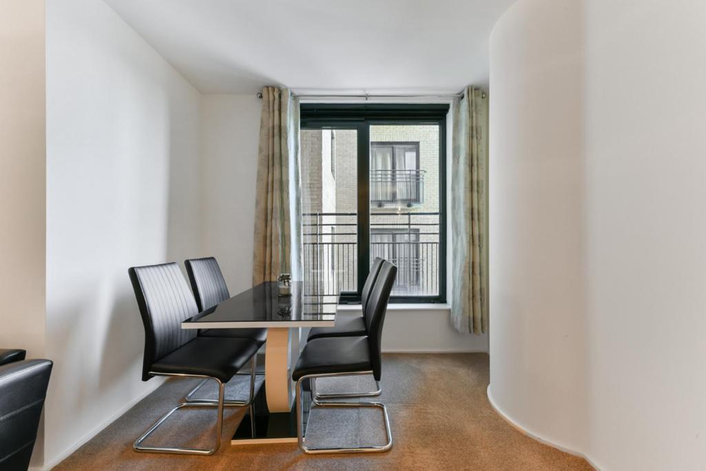 Large 1 Bed Flat Near Hyde Park Appartement