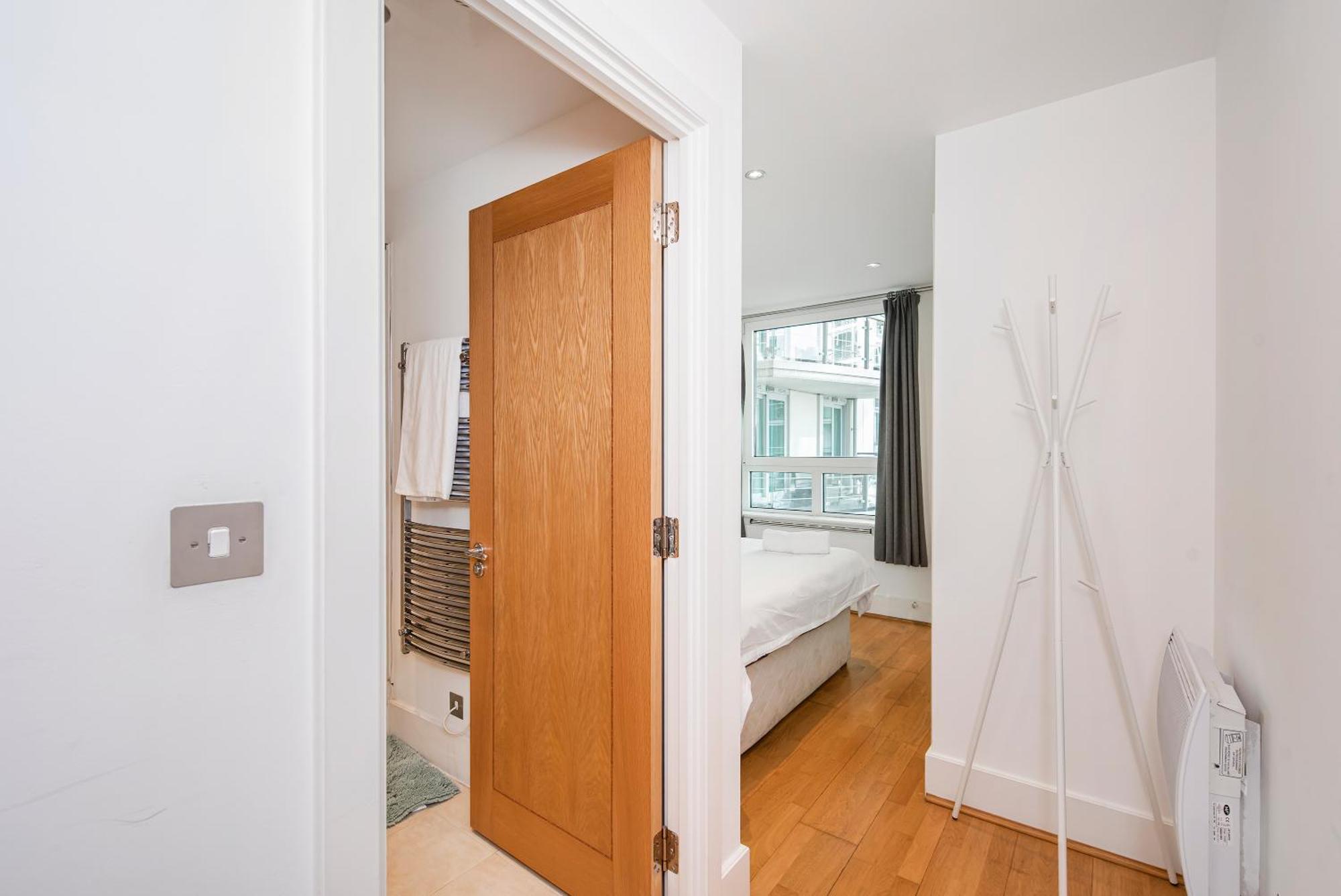 Compact 2 Bed Good Transport Links Appartement *