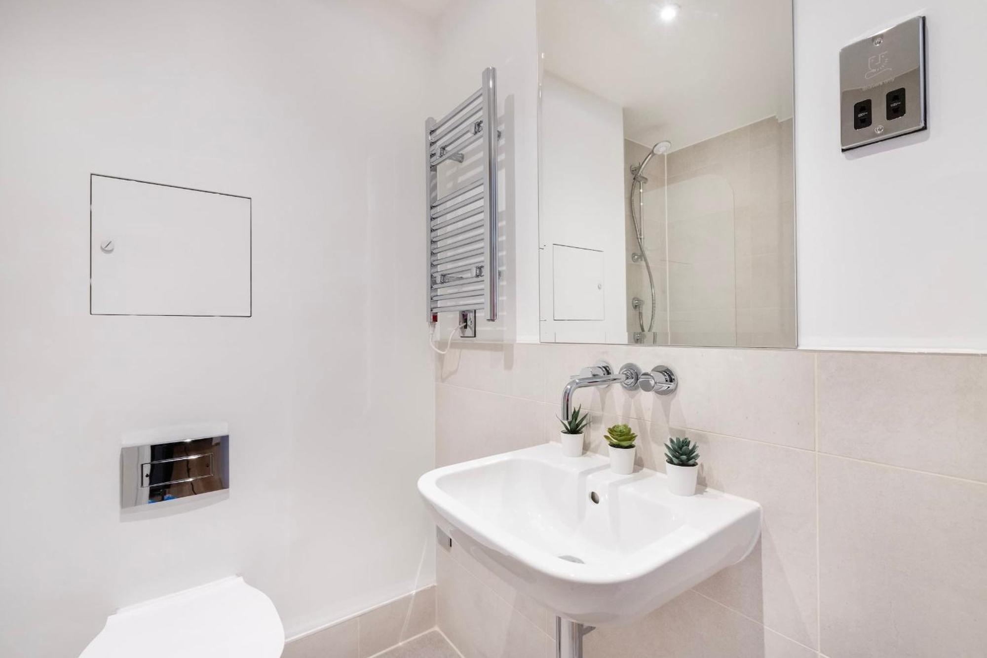 Fitzrovia & Soho - 2br With Balcony - Cityapartmentstay * Londen