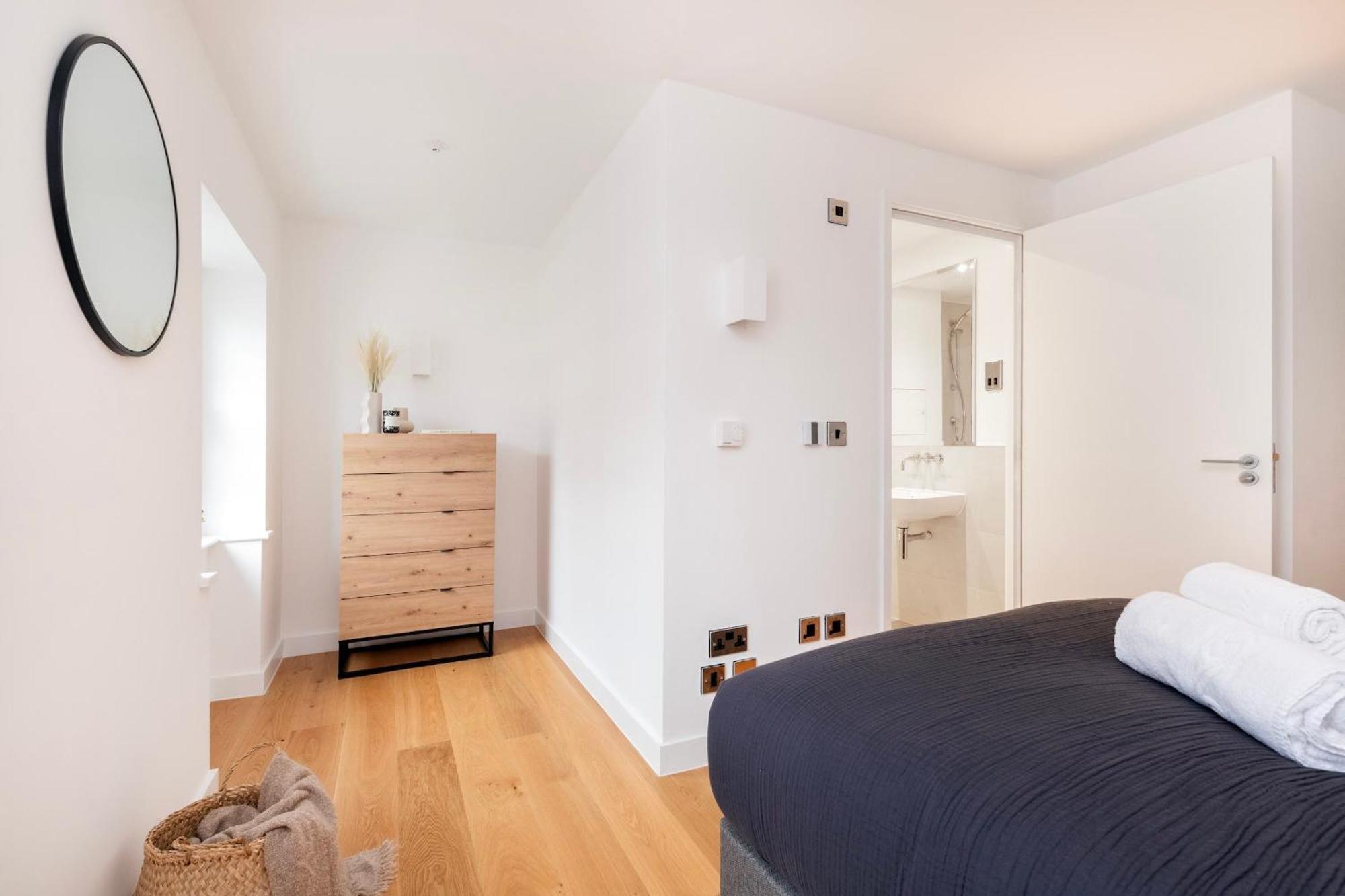 Fitzrovia & Soho - 2br With Balcony - Cityapartmentstay Londen