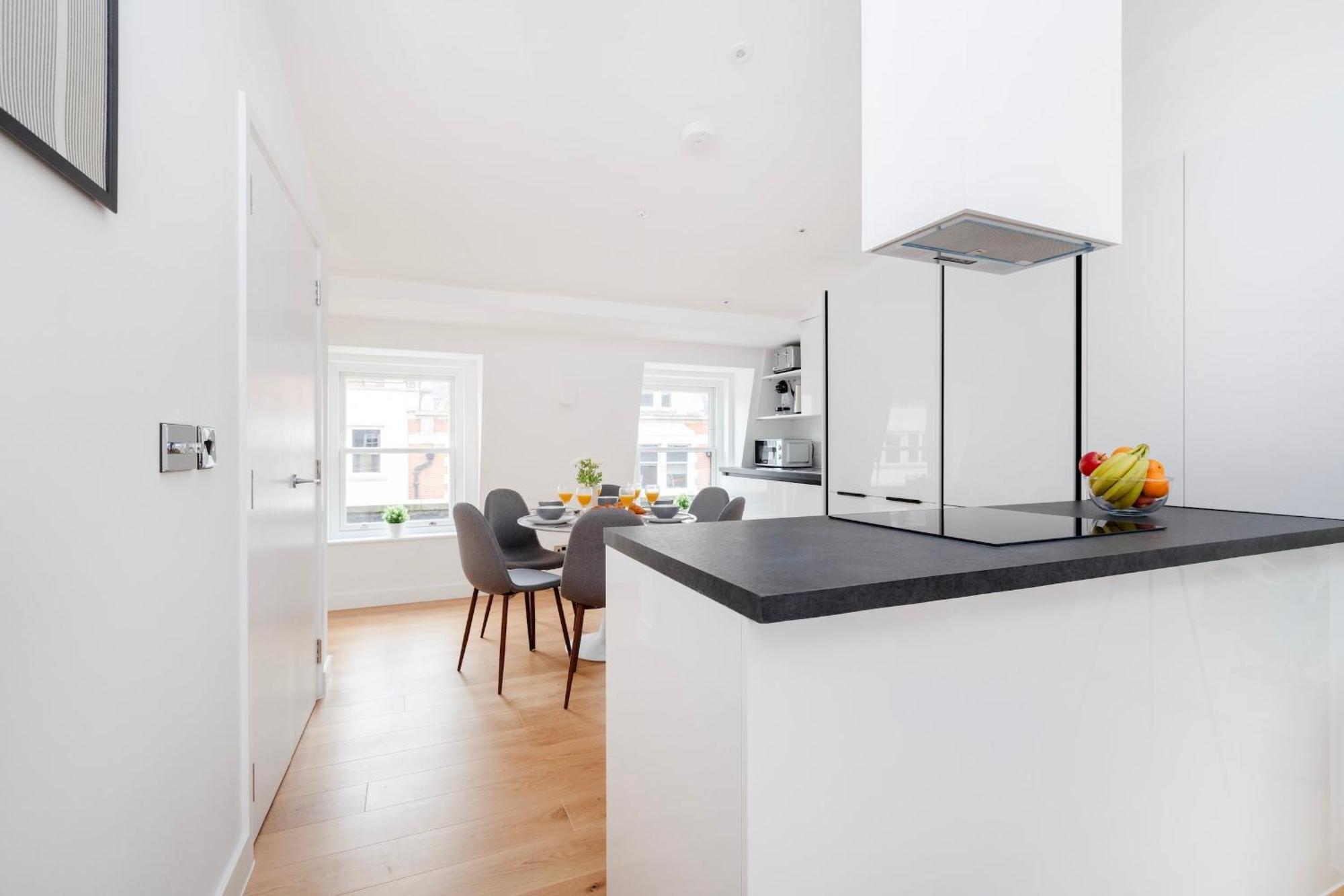 Fitzrovia & Soho - 2br With Balcony - Cityapartmentstay Londen
