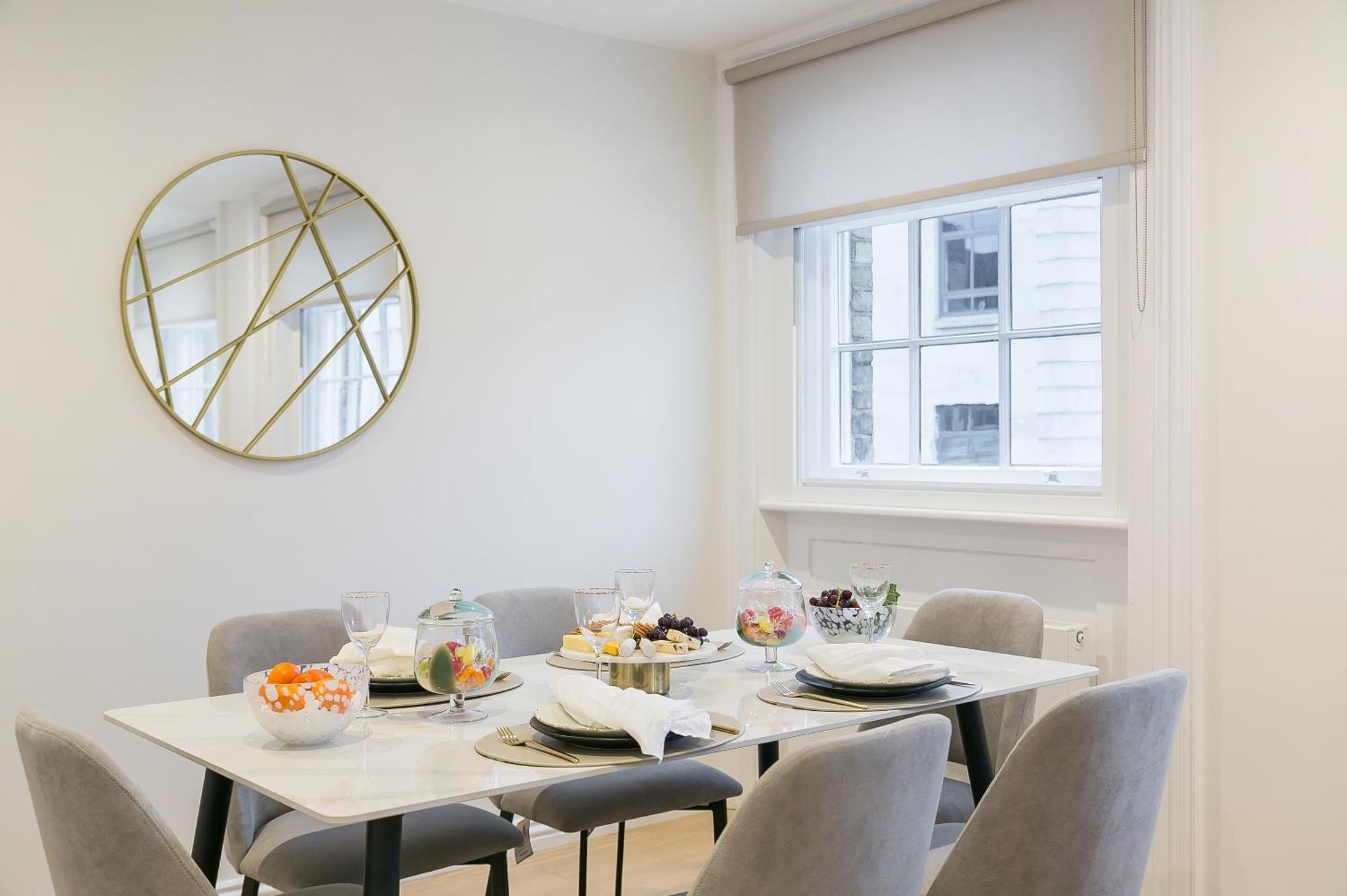 Urban Chic - Drury Apartment London