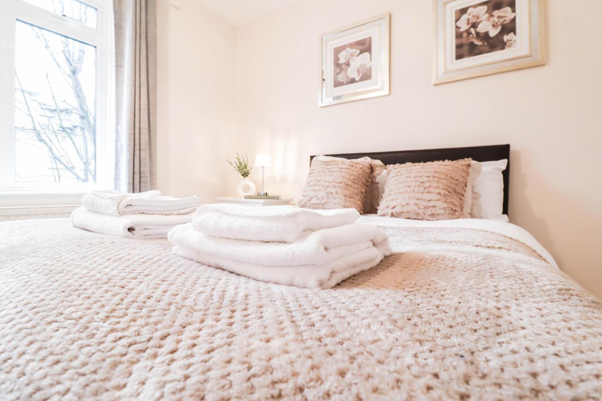 Gorgeous 2-Bedroom London Apartment London