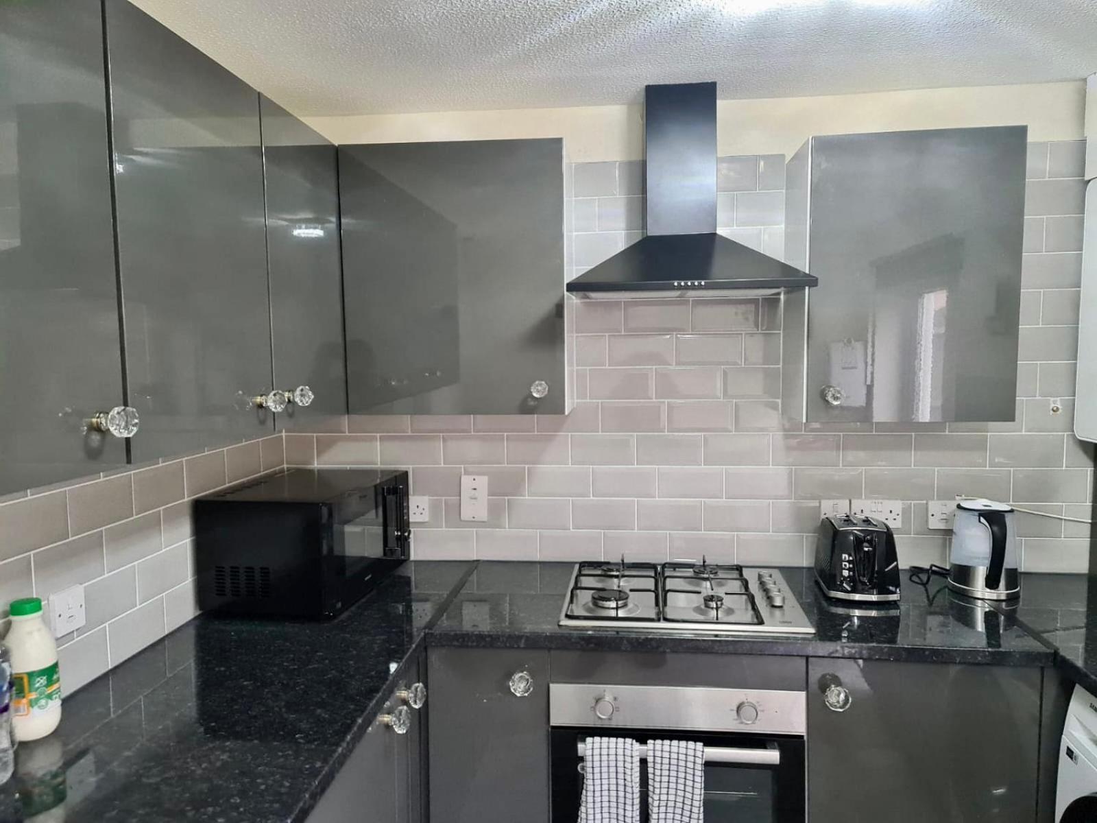 - Sleeps 4 - Parking - Garden - Petfriendly Сasa de vacaciones *