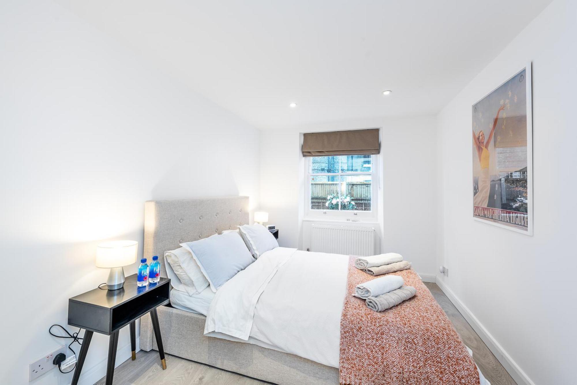Casa Italia Near Kings Road In Chelsea With Wifi & Washing Machine Appartement Londen