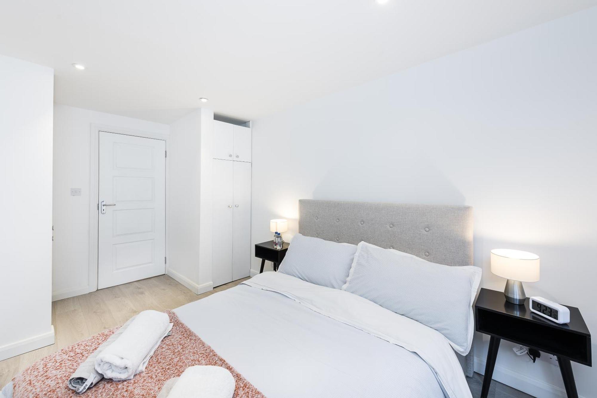 Casa Italia Near Kings Road In Chelsea With Wifi & Washing Machine Appartement