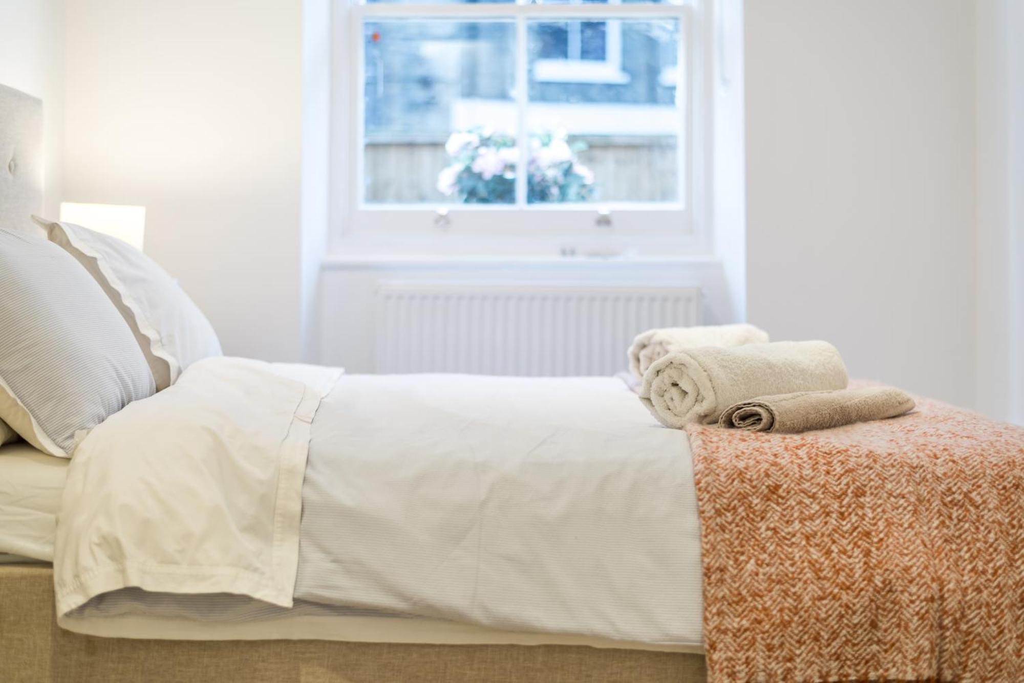 Appartement Casa Italia Near Kings Road In Chelsea With Wifi & Washing Machine *