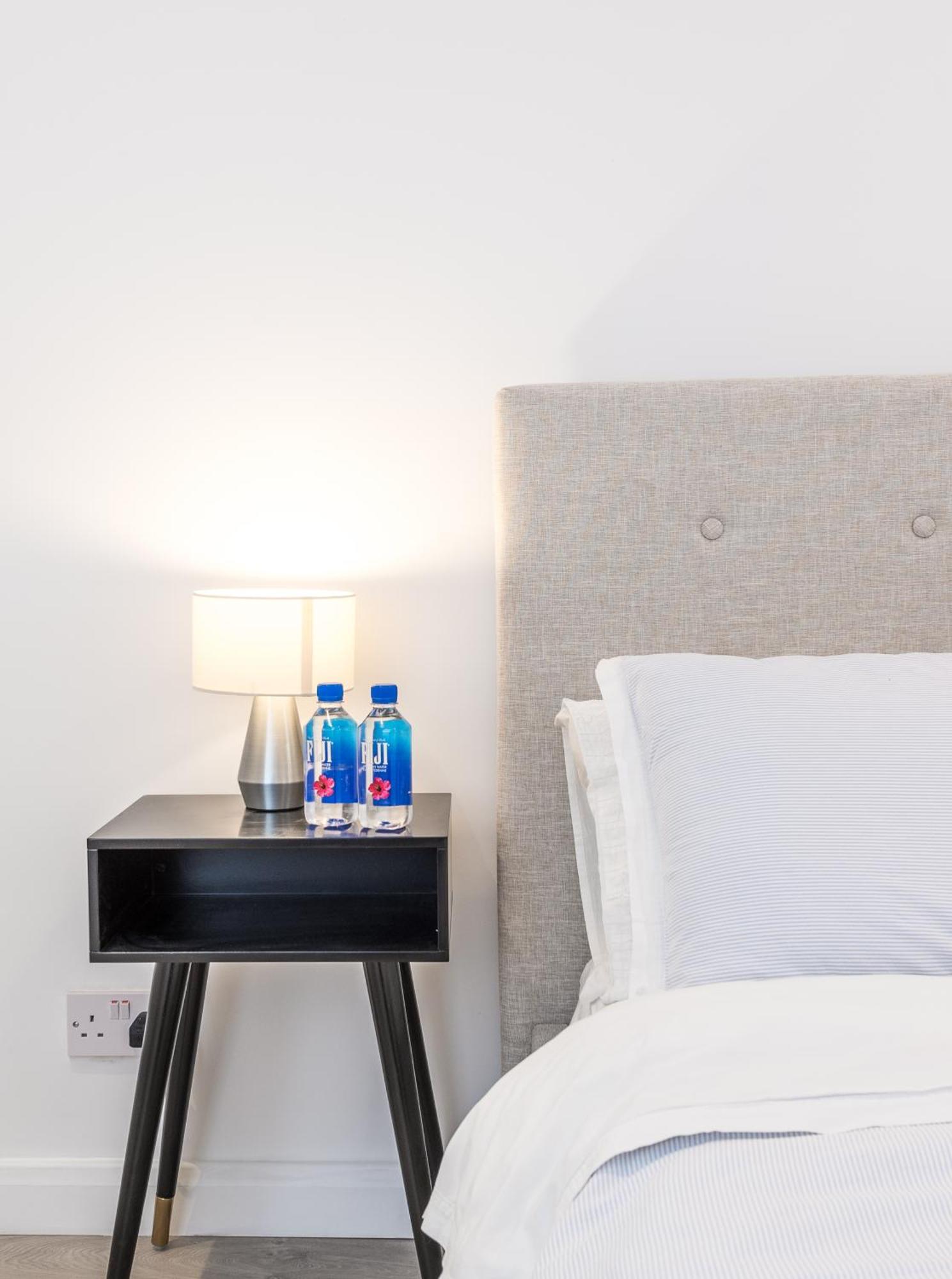 Casa Italia Near Kings Road In Chelsea With Wifi & Washing Machine Appartement